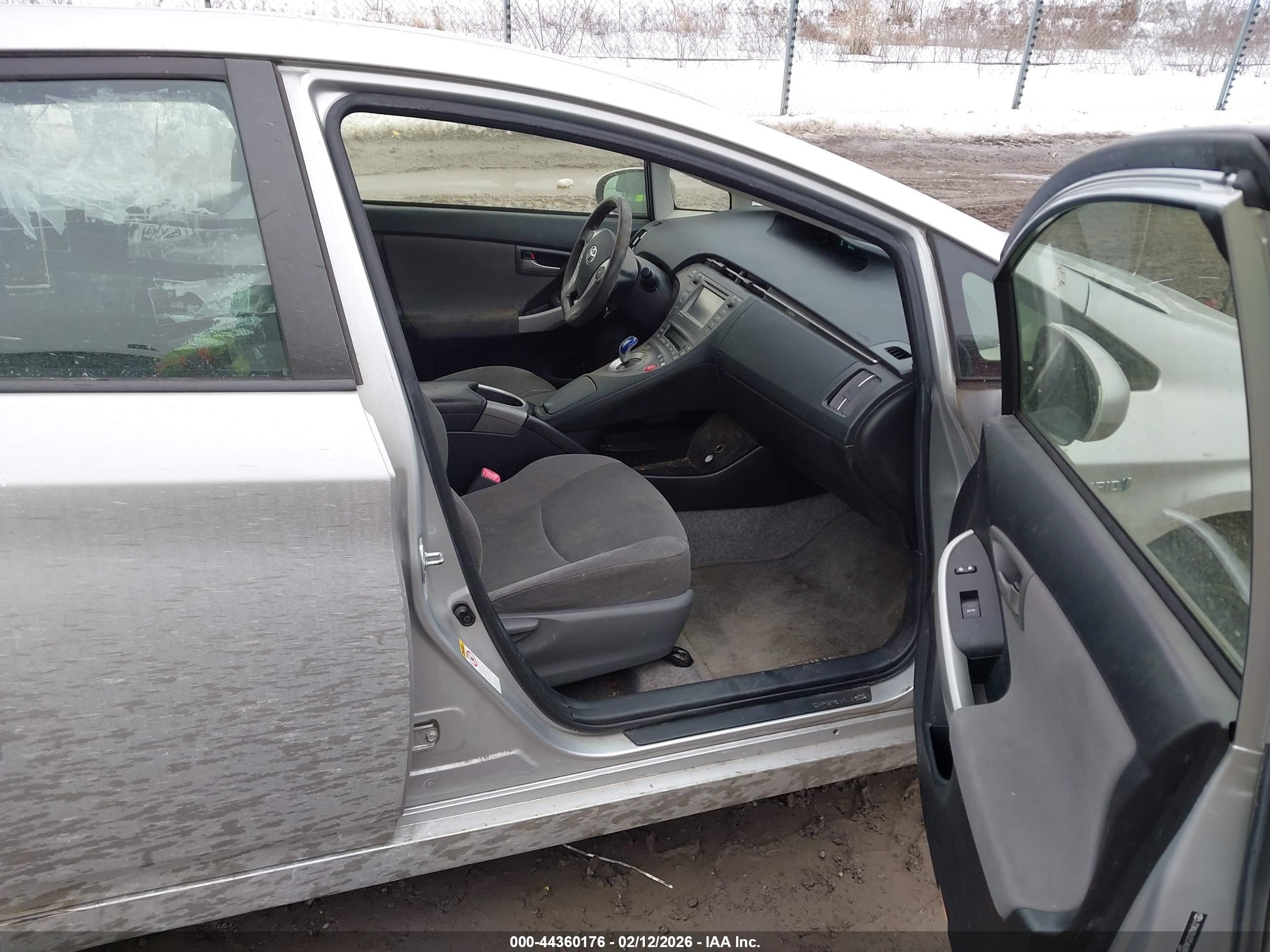 TOYOTA PRIUS image 5