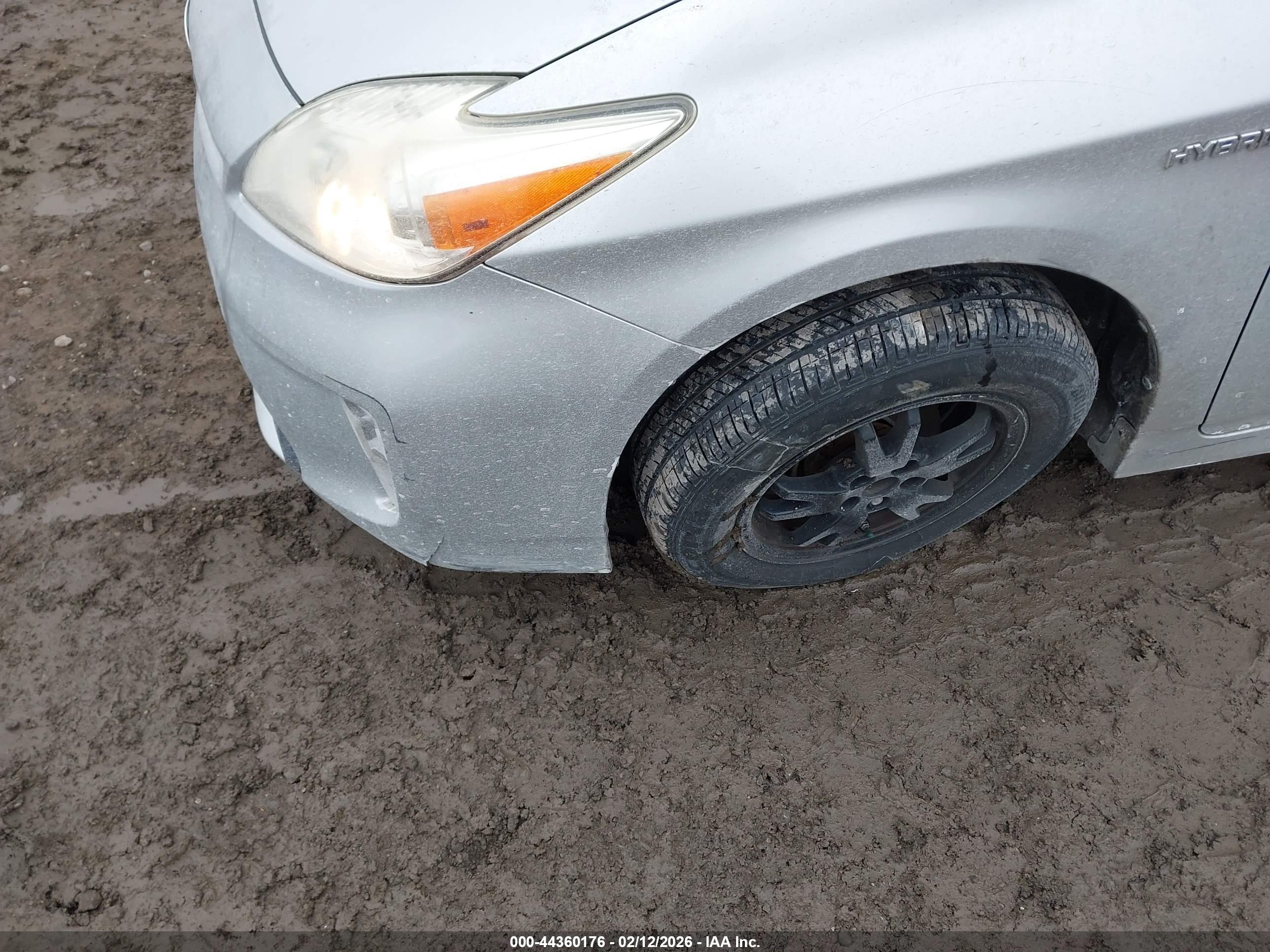 TOYOTA PRIUS image 6