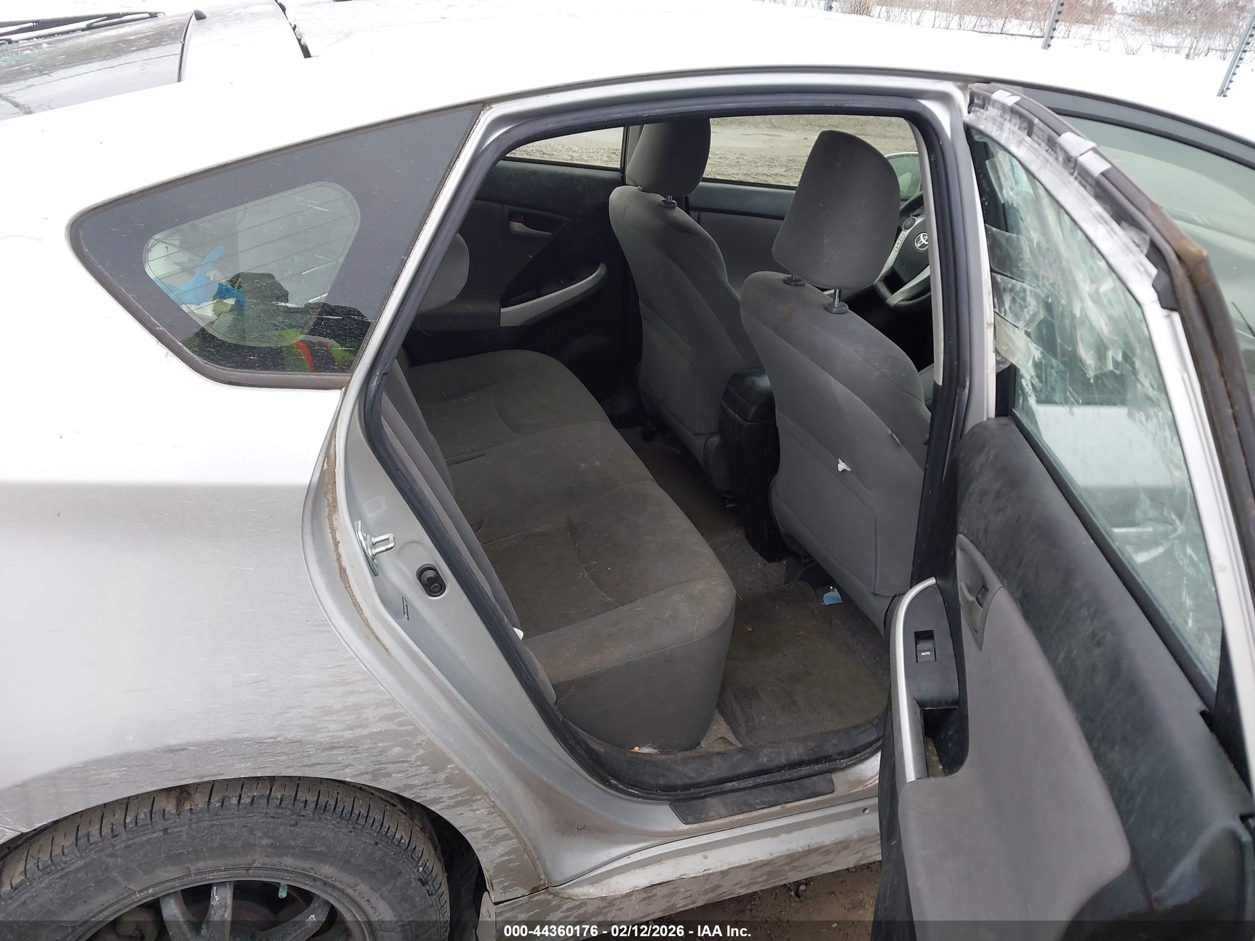 TOYOTA PRIUS image 8