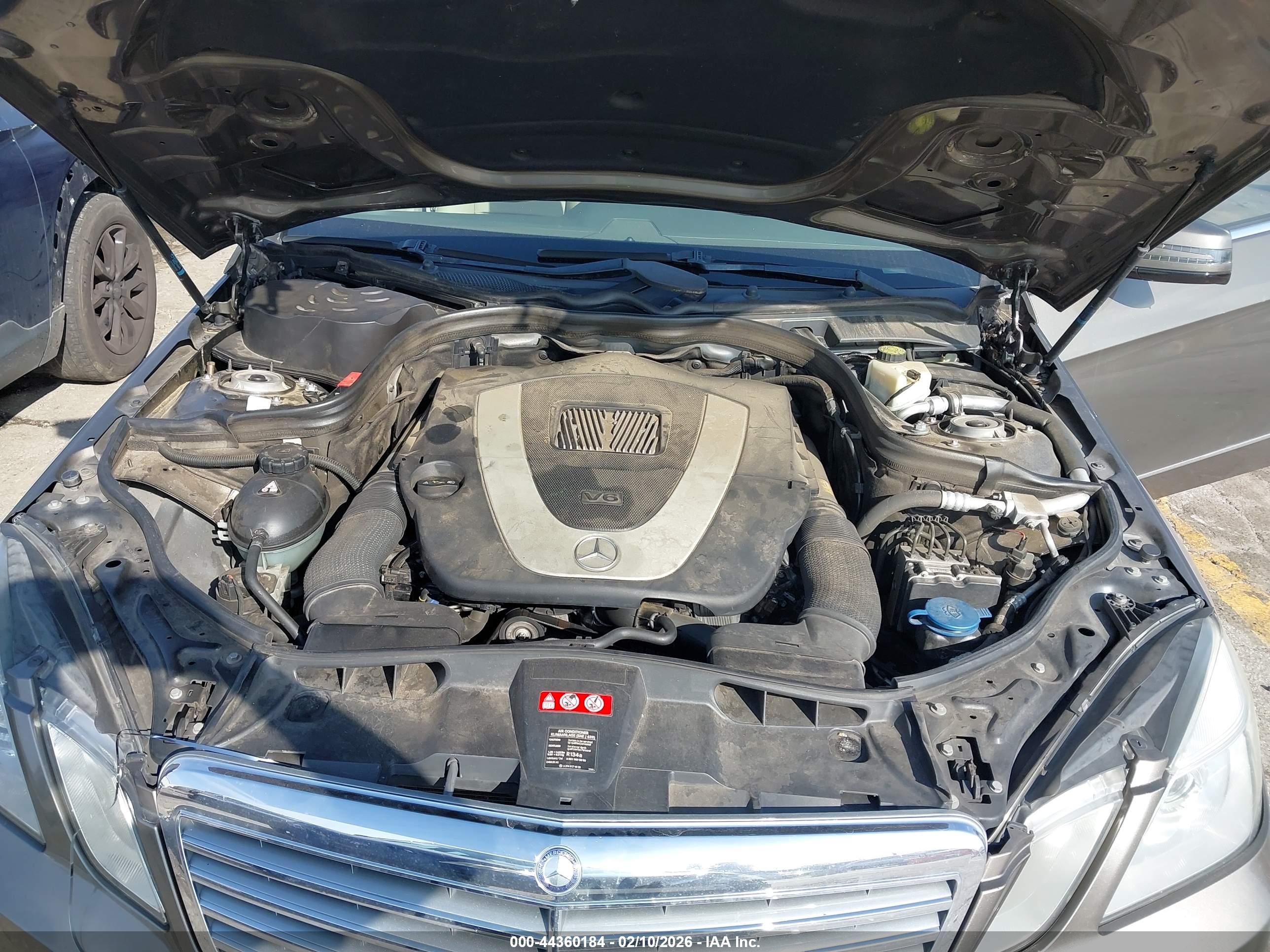 MERCEDES-BENZ E image 10