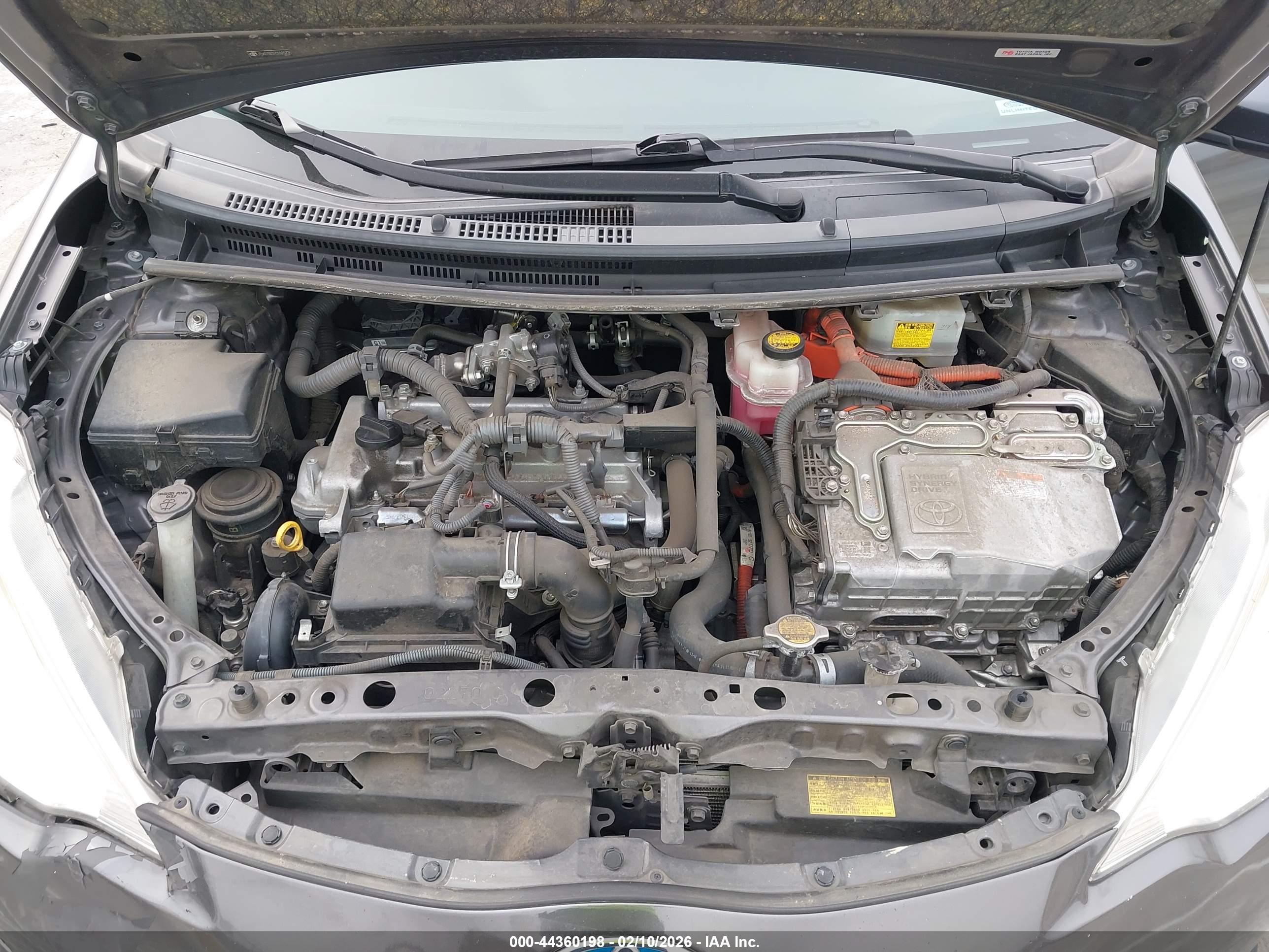 TOYOTA PRIUS image 10