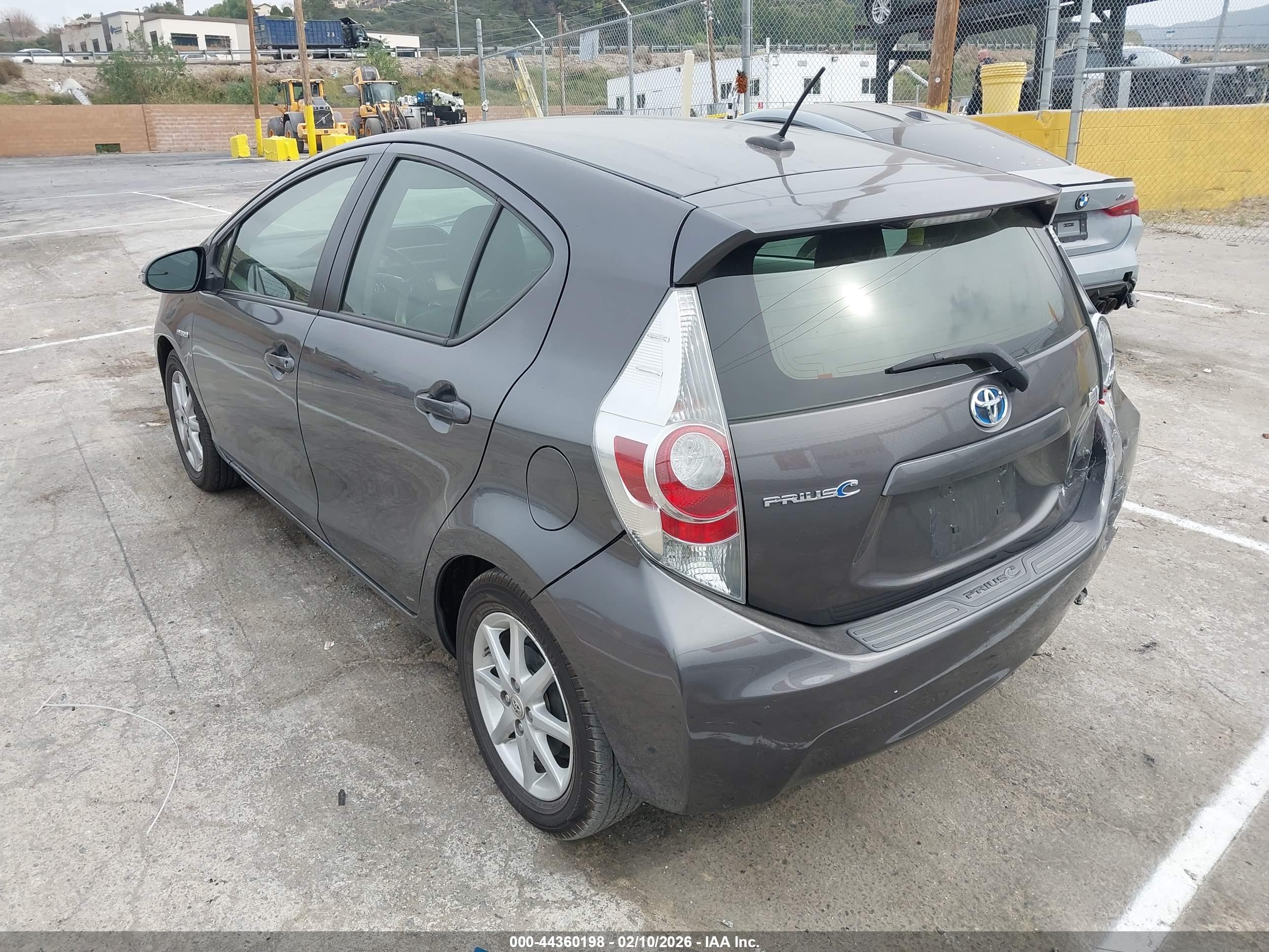 TOYOTA PRIUS image 3