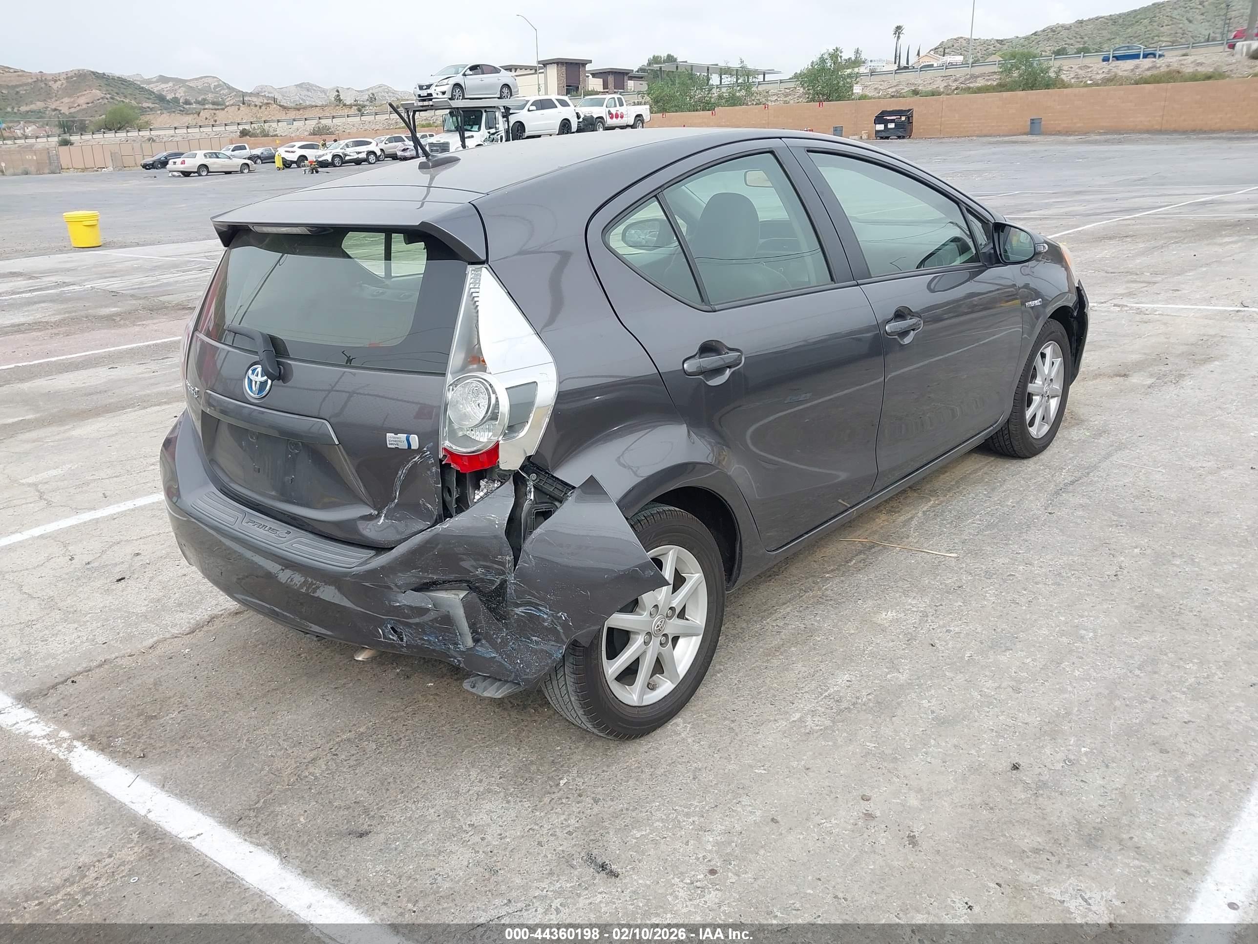 TOYOTA PRIUS image 4