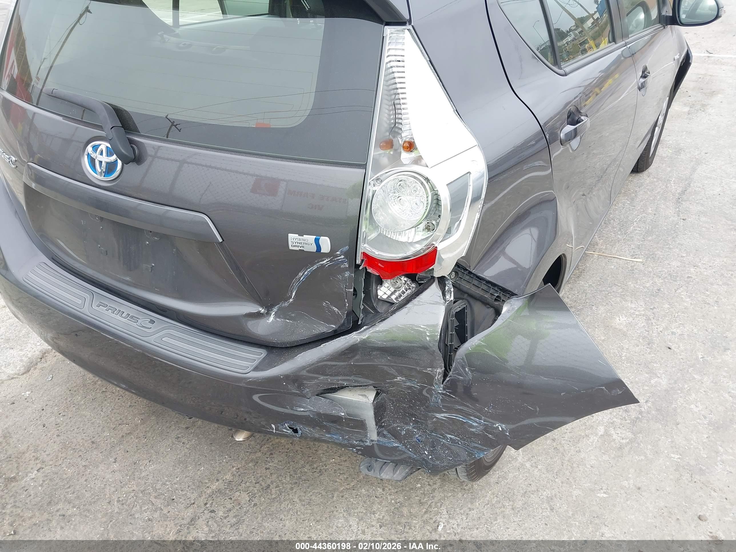 TOYOTA PRIUS image 6
