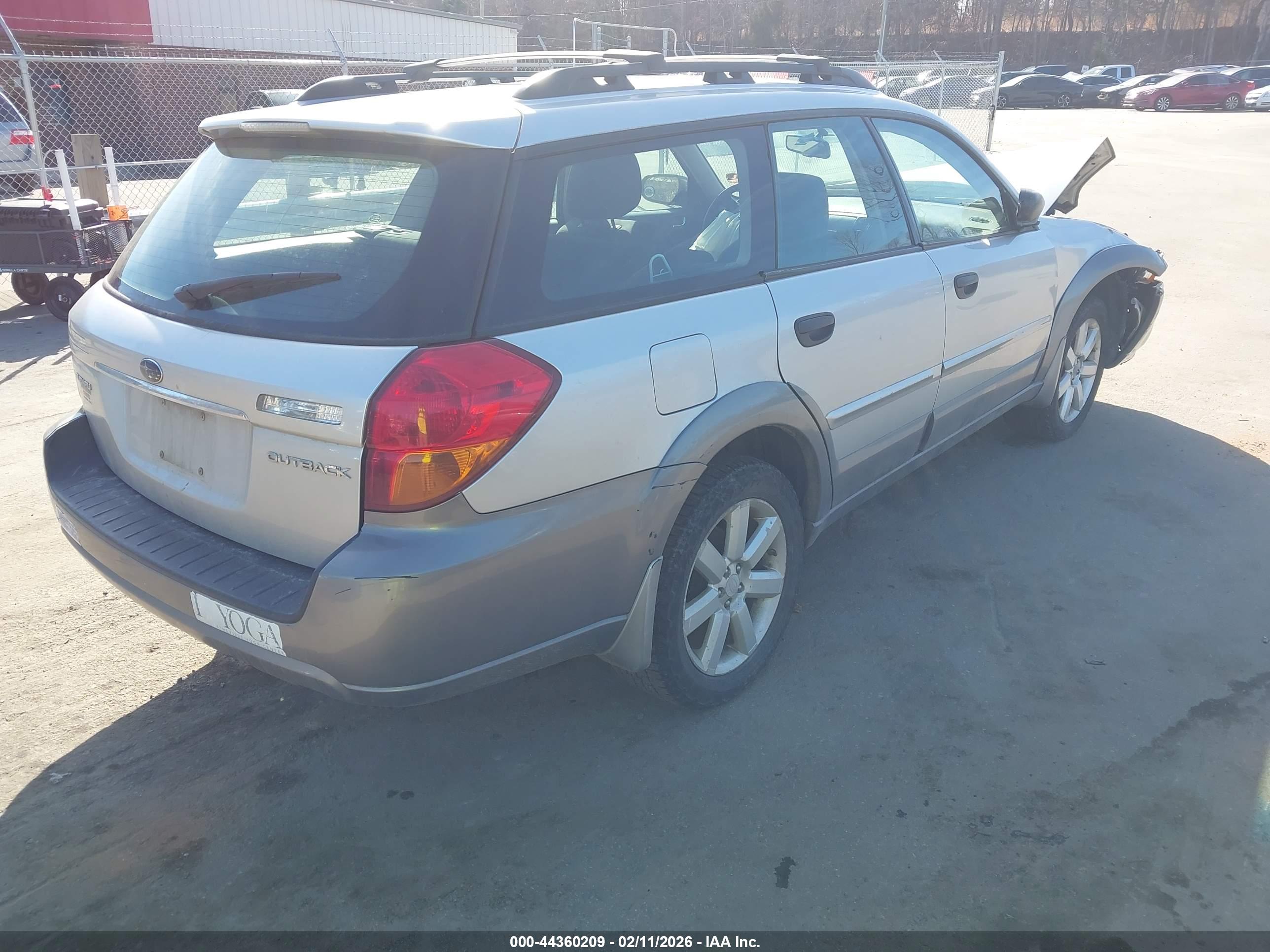 SUBARU OUTBACK image 4