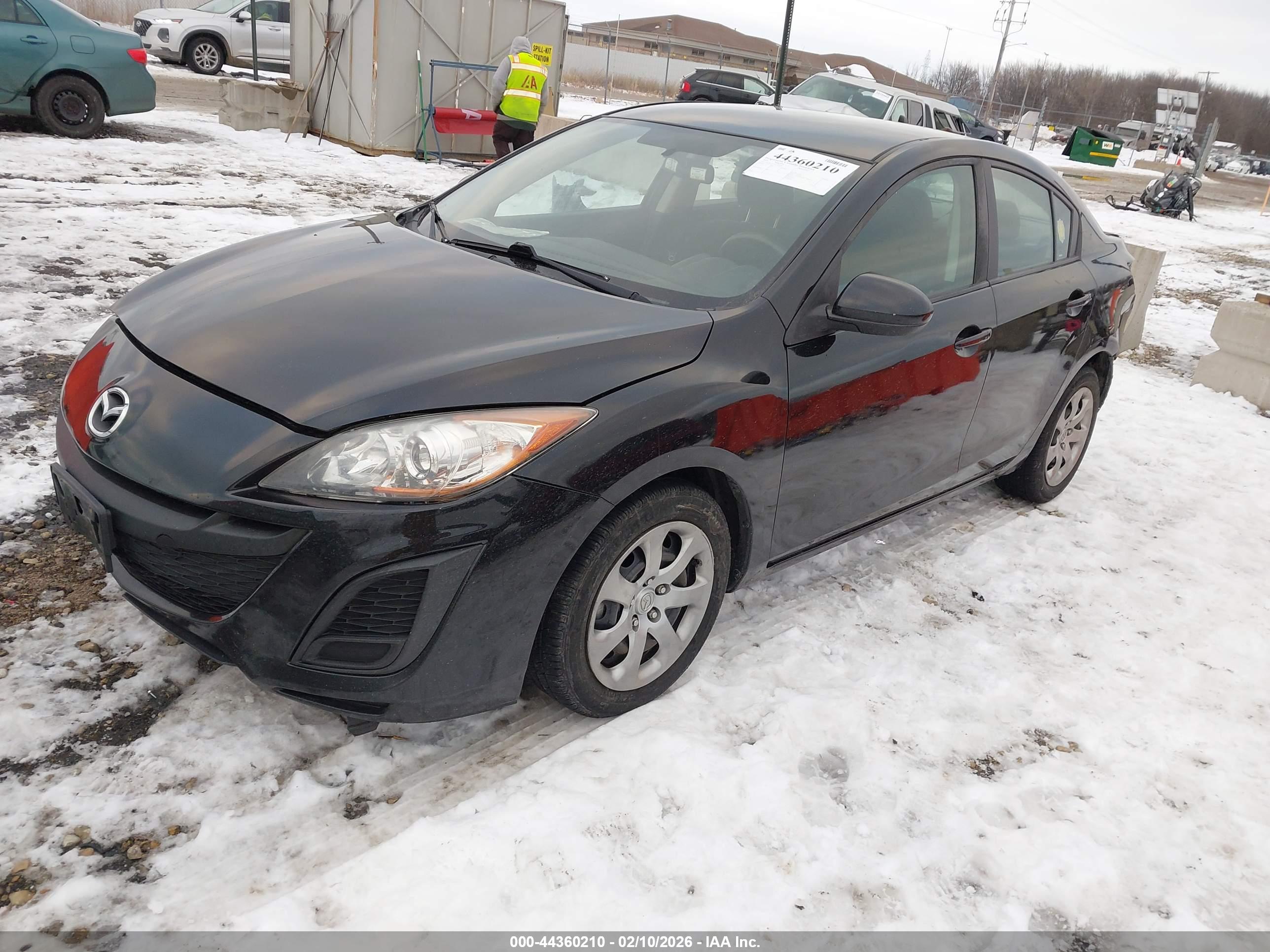 MAZDA MAZDA3 image 2
