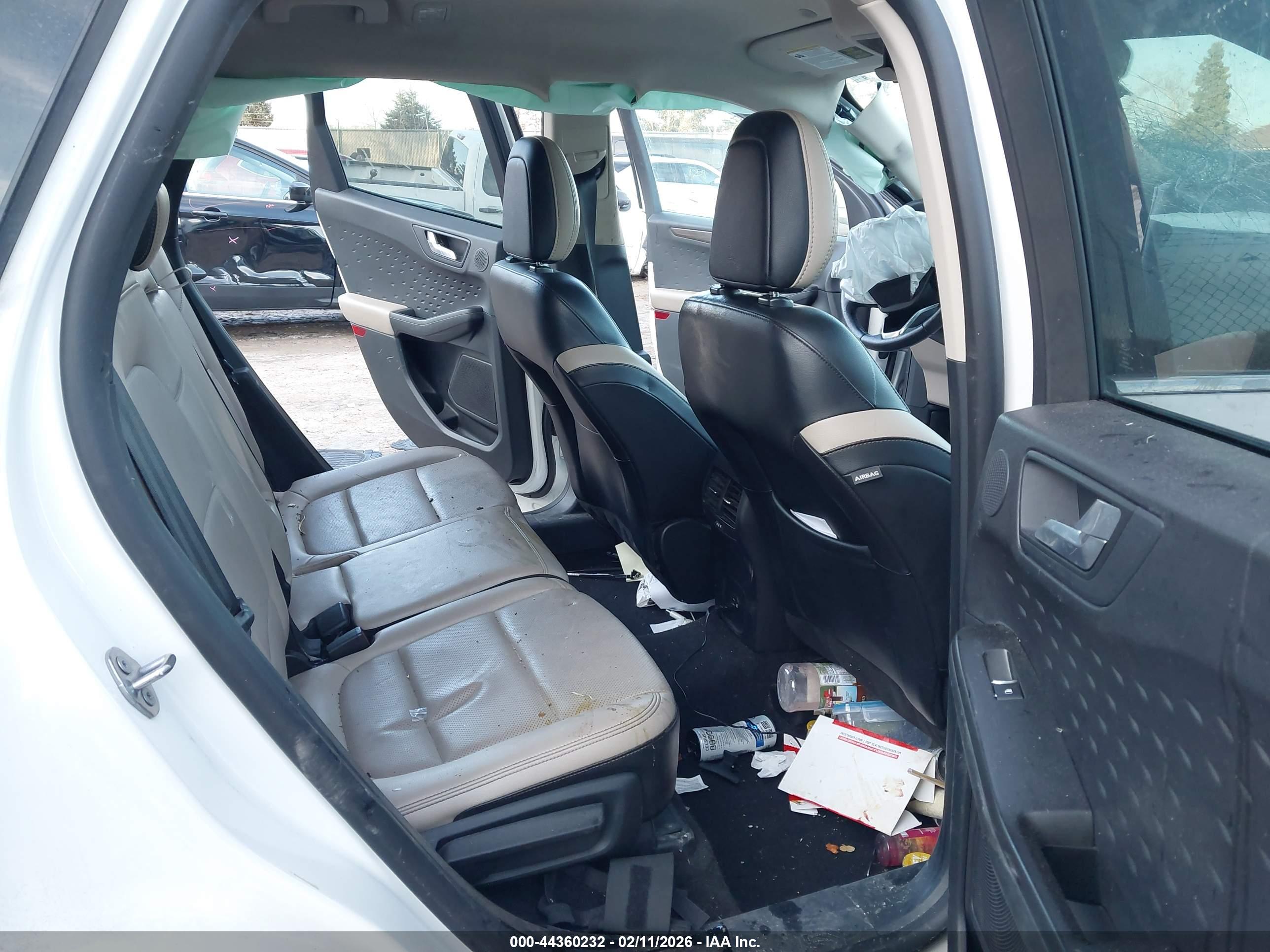 FORD ESCAPE image 8