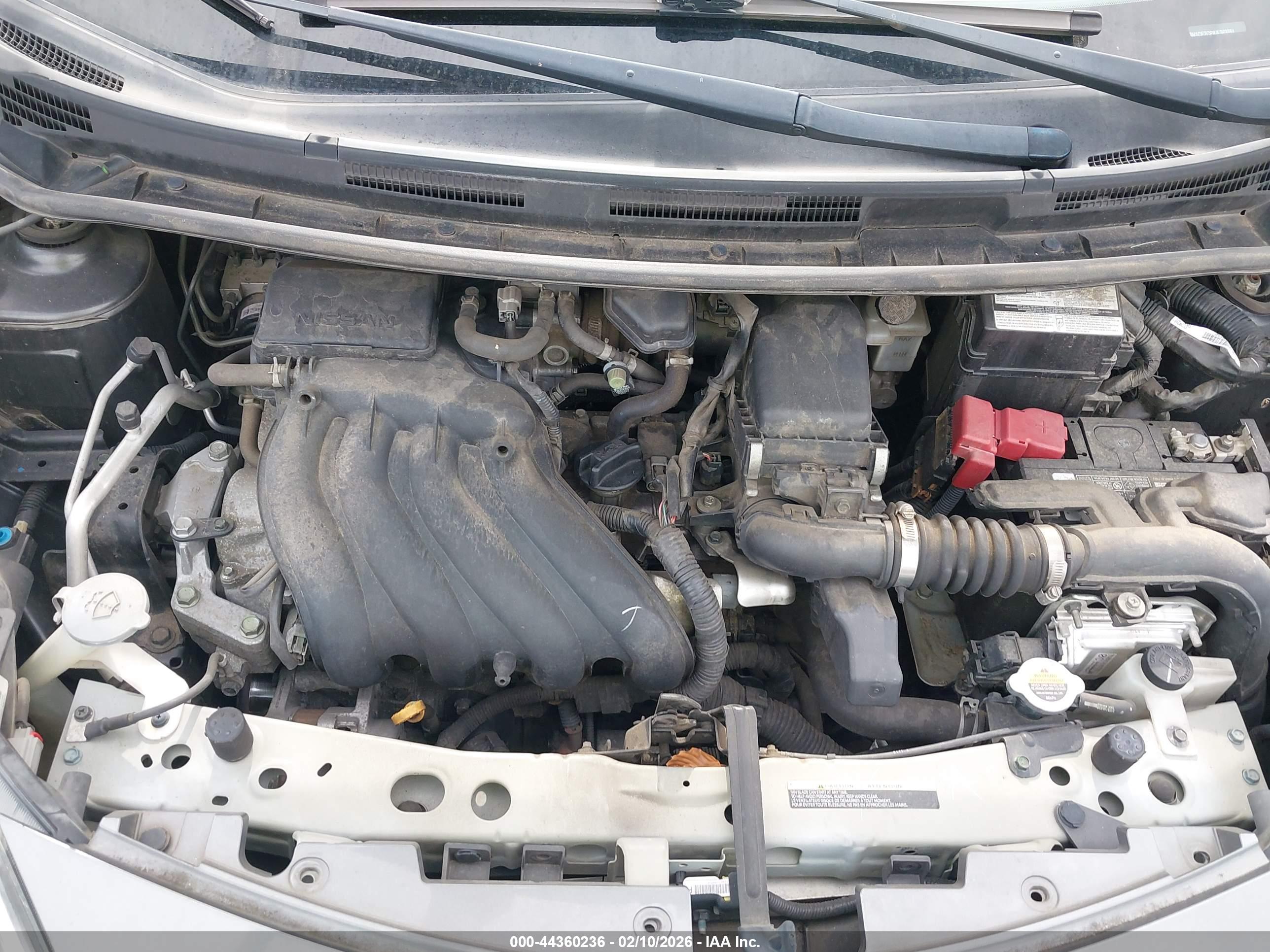 NISSAN VERSA image 10
