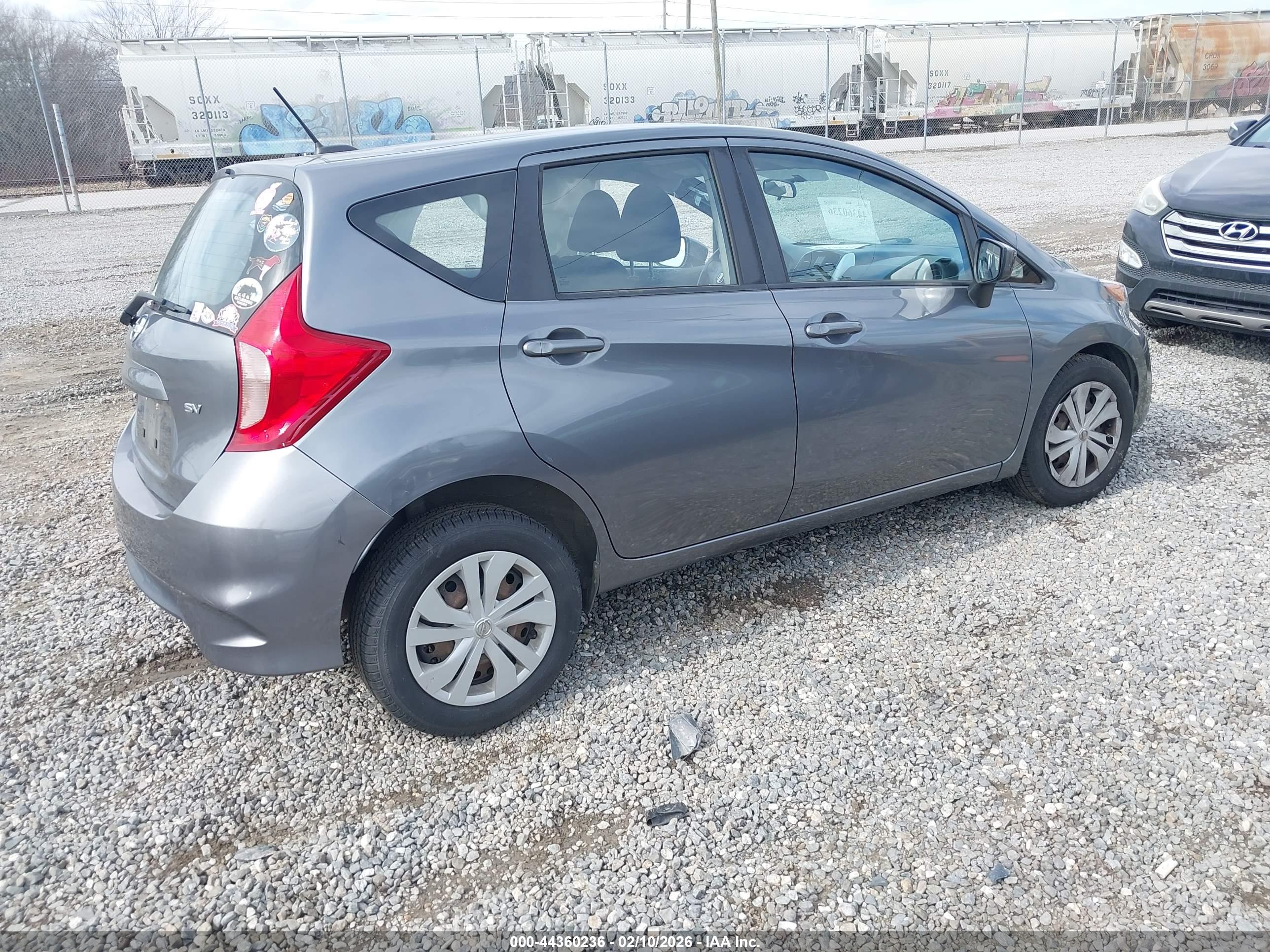 NISSAN VERSA image 4