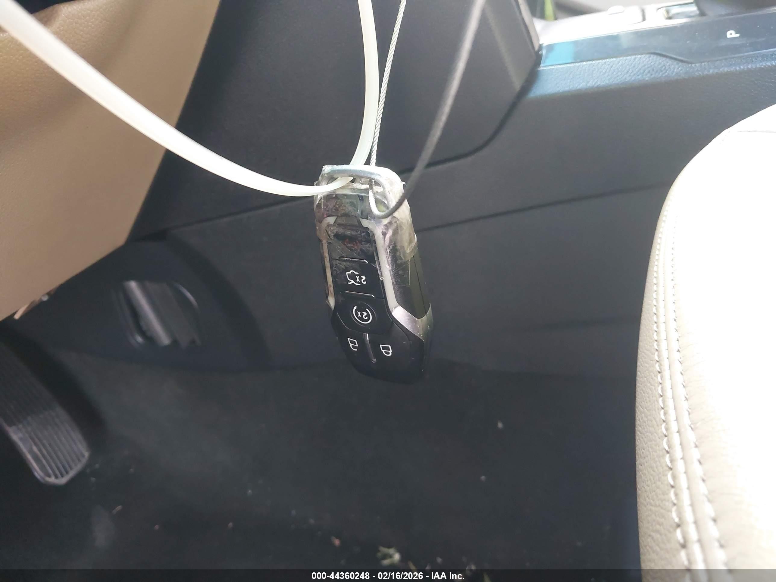 FORD EXPLORER image 11