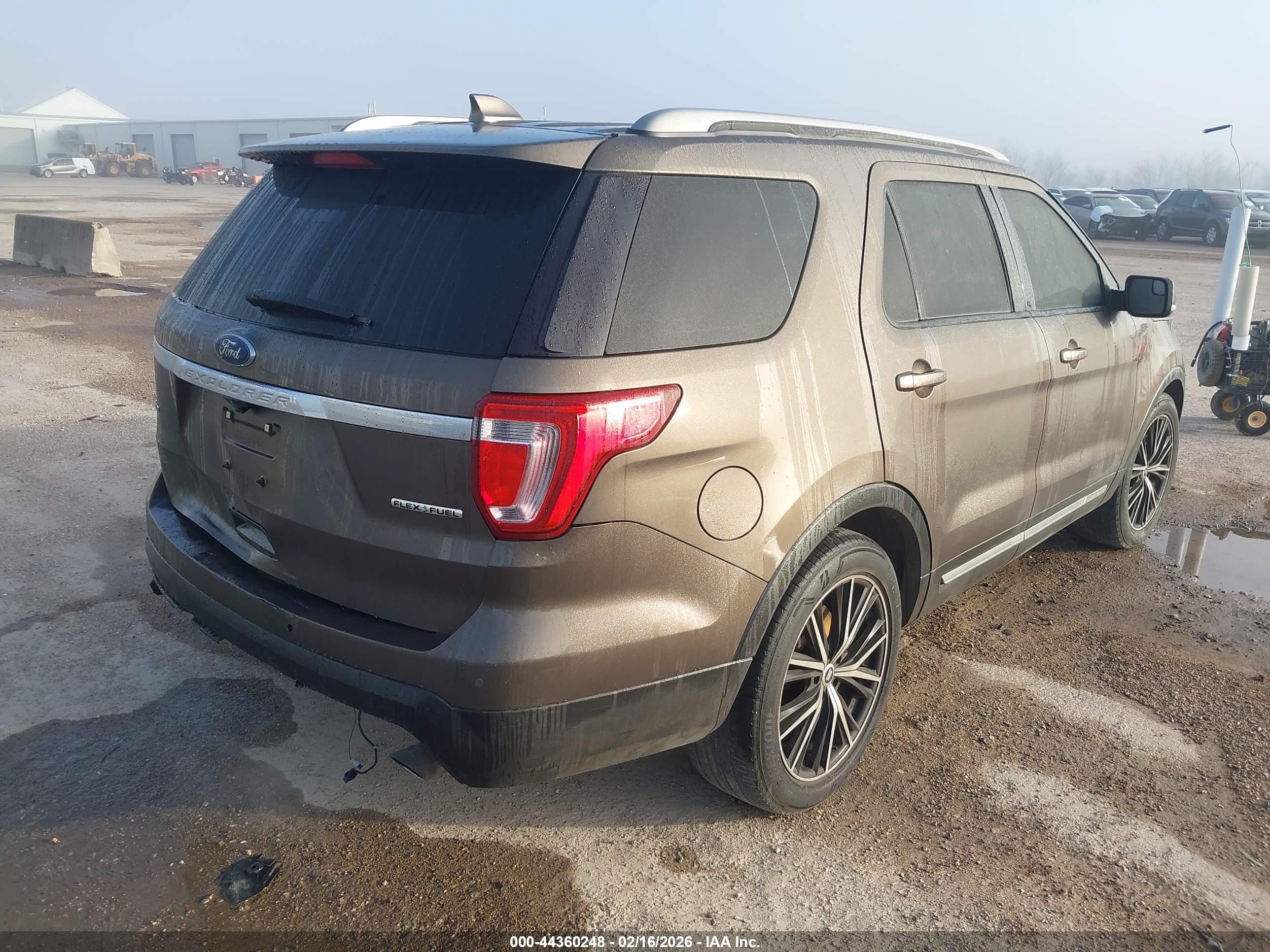 FORD EXPLORER image 4