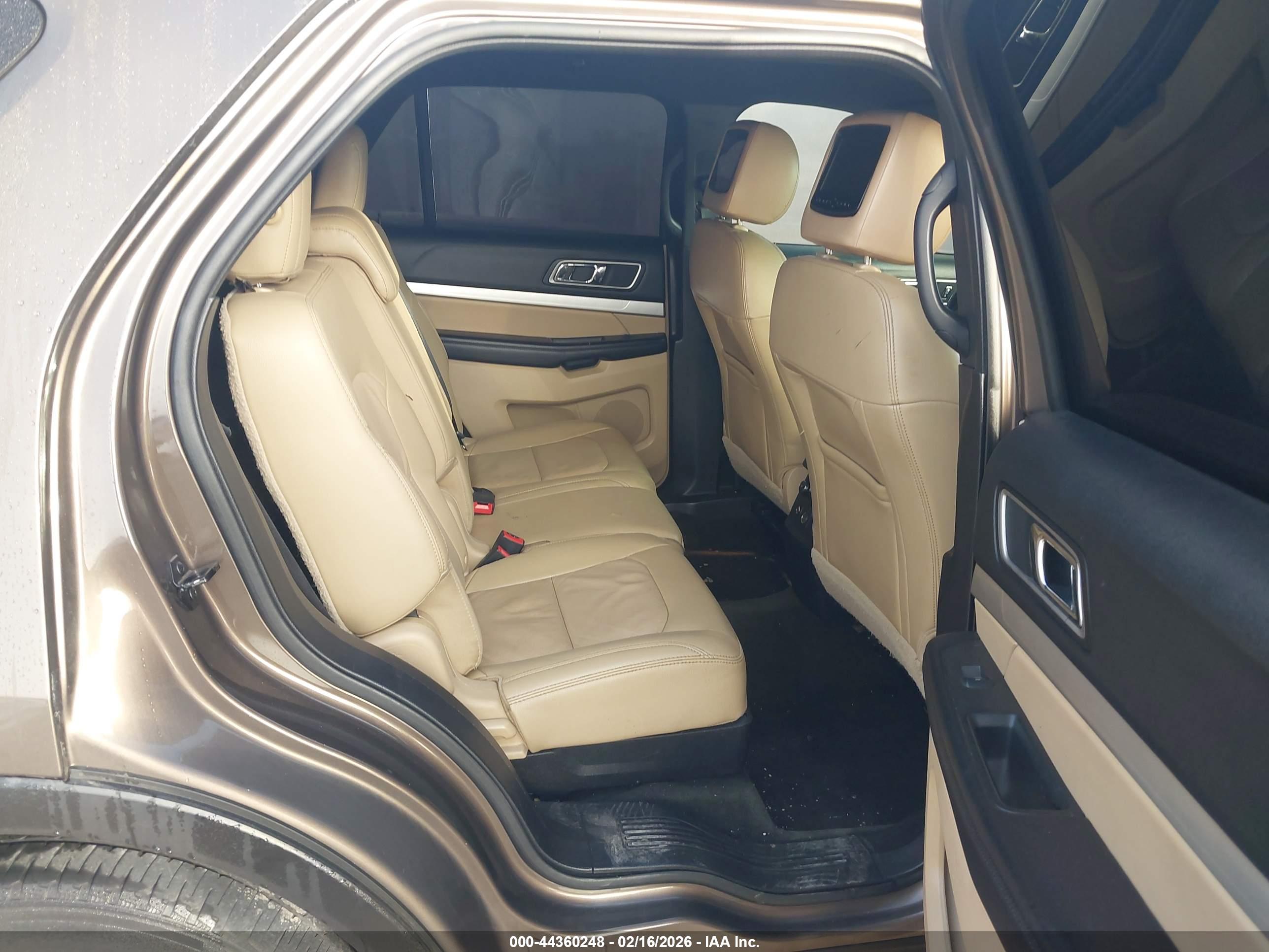 FORD EXPLORER image 8