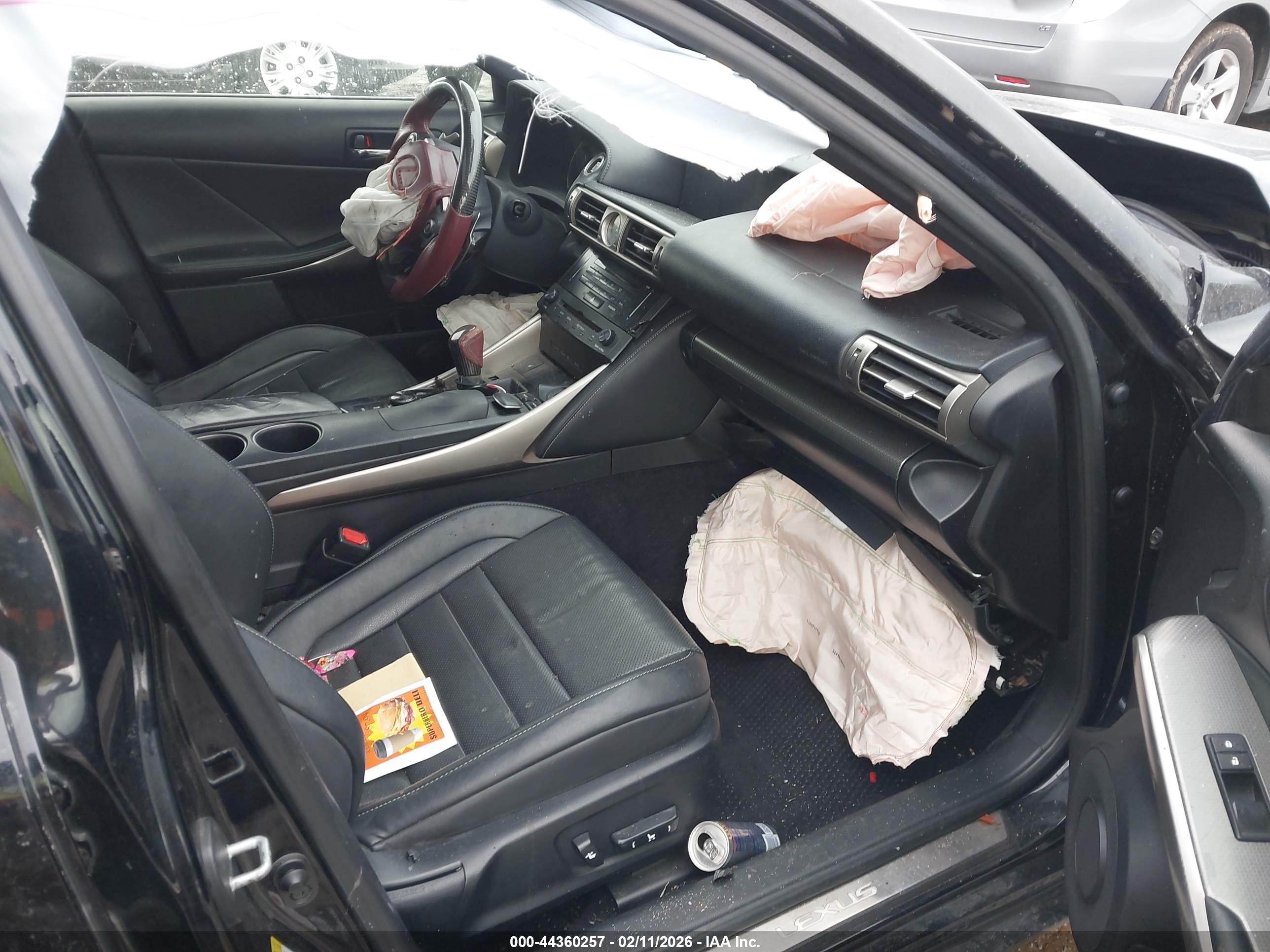 LEXUS IS image 5