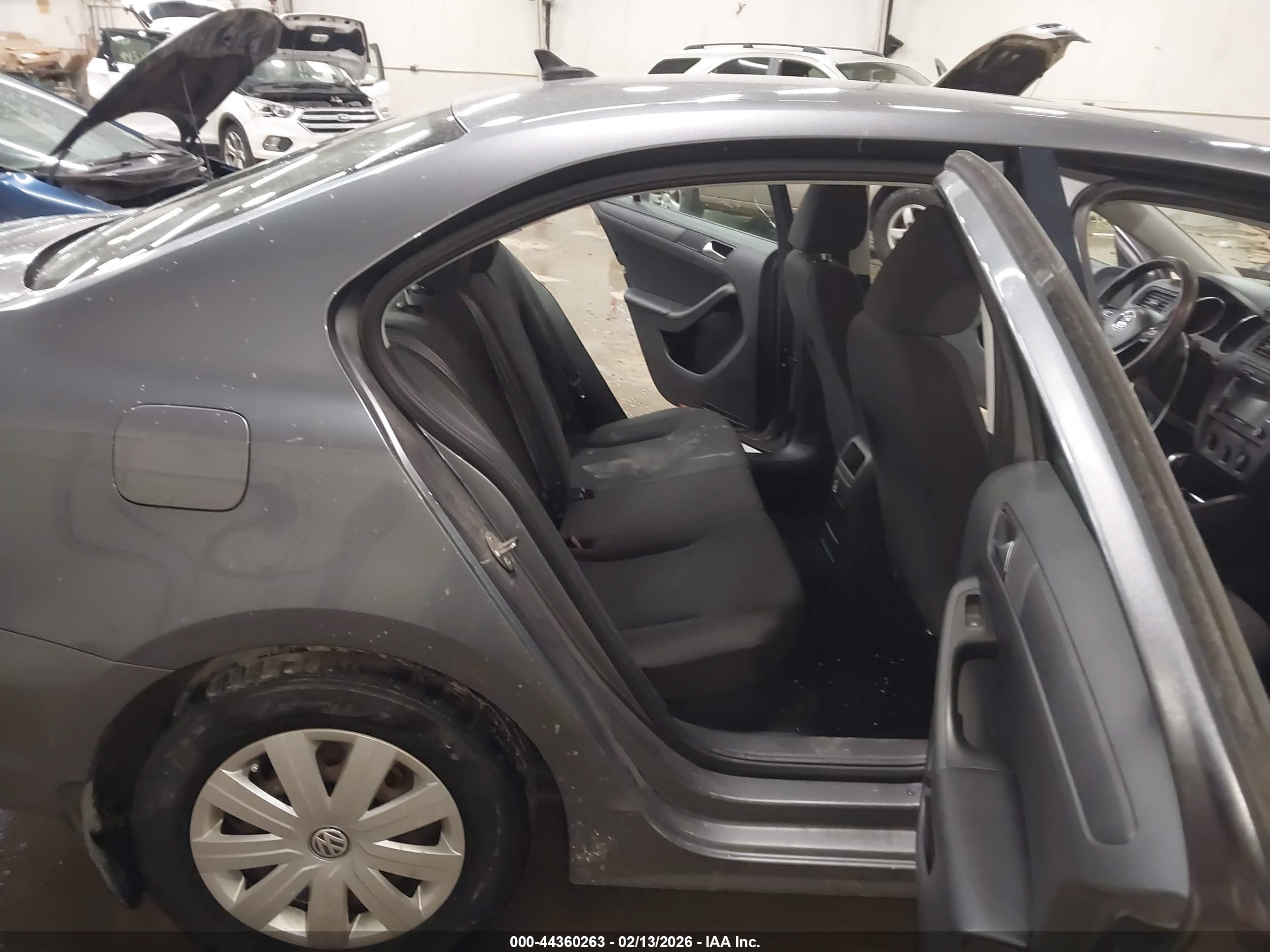 VOLKSWAGEN JETTA image 8