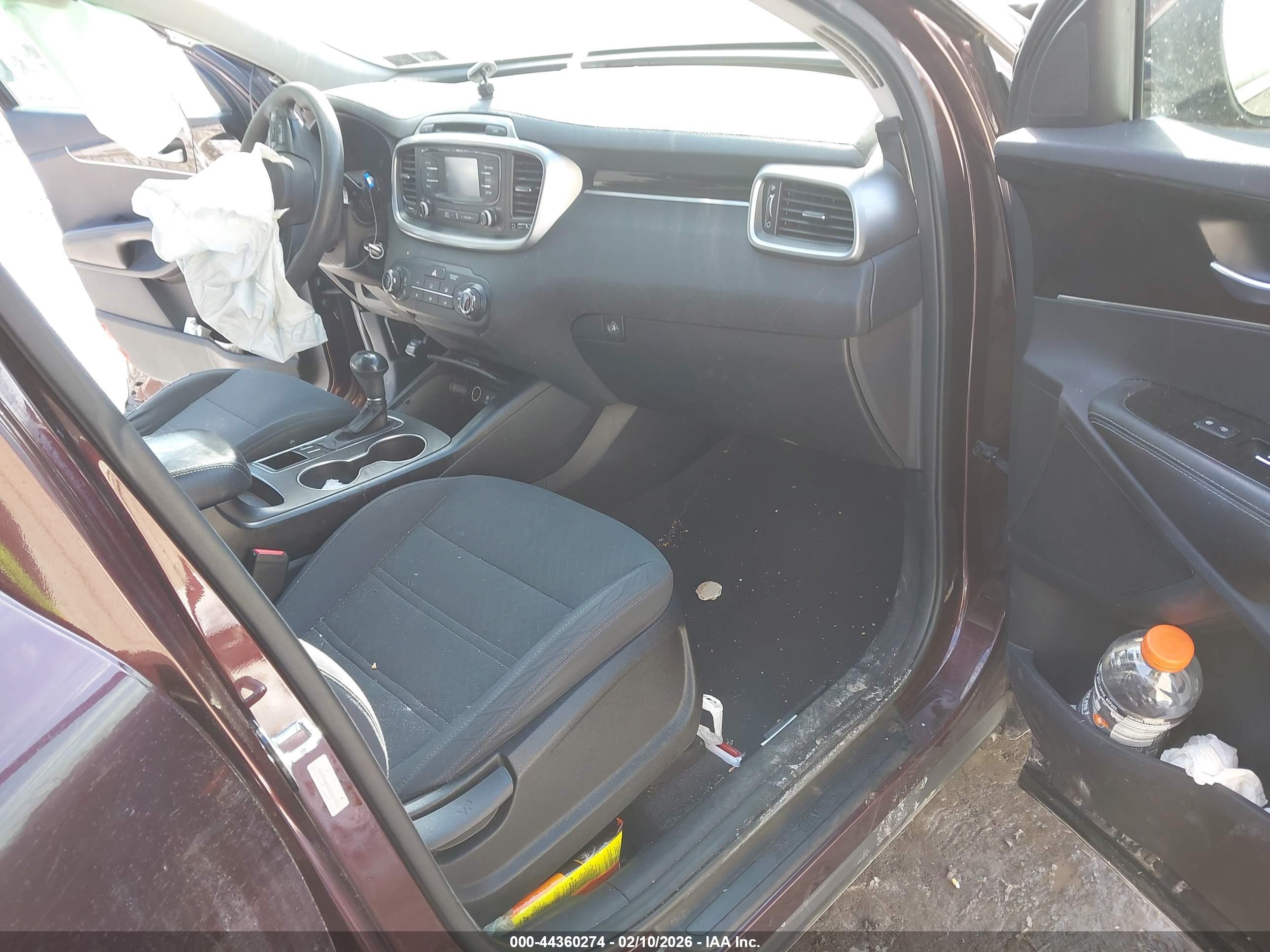 KIA SORENTO image 5