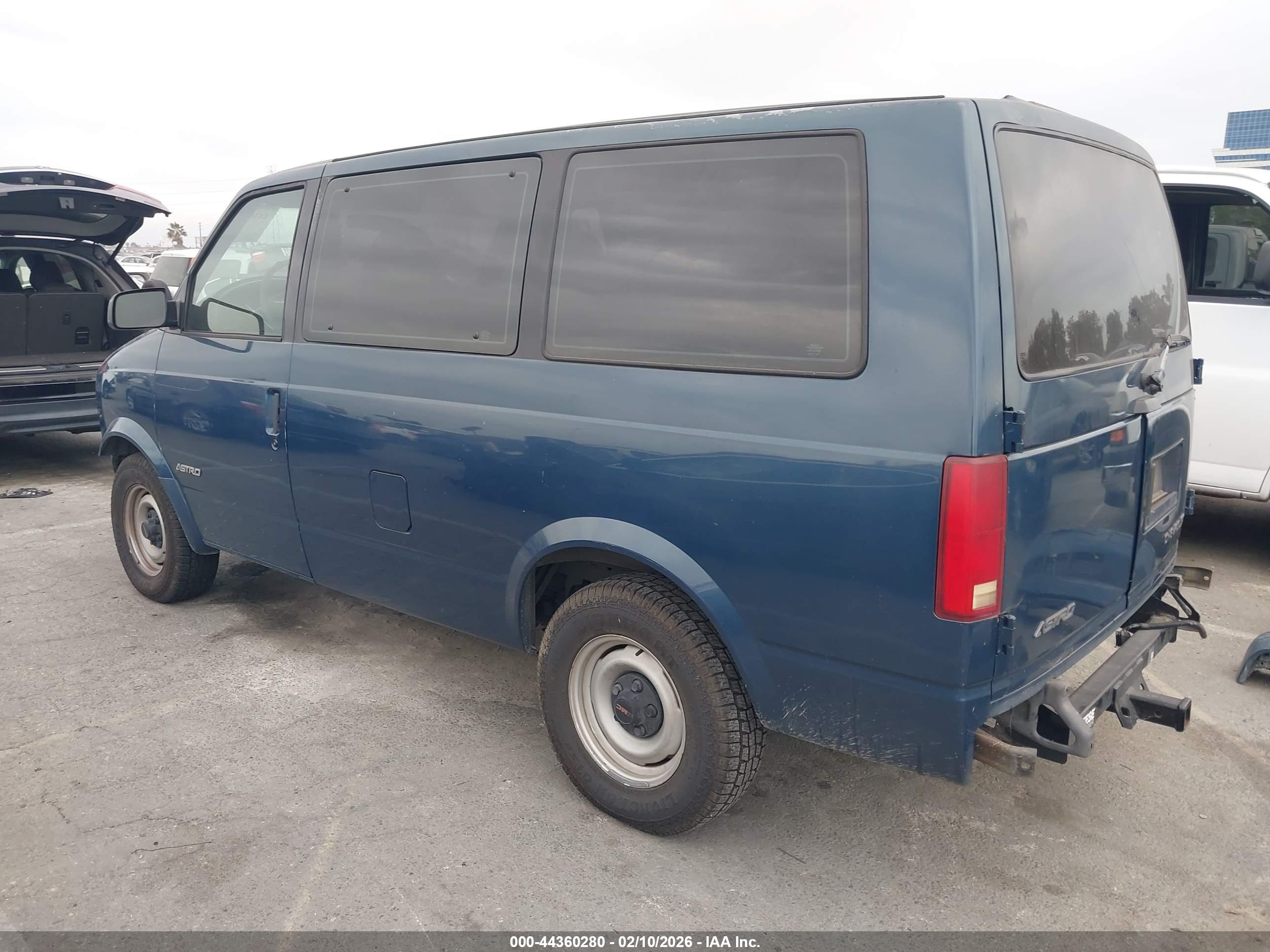 CHEVROLET ASTRO image 3