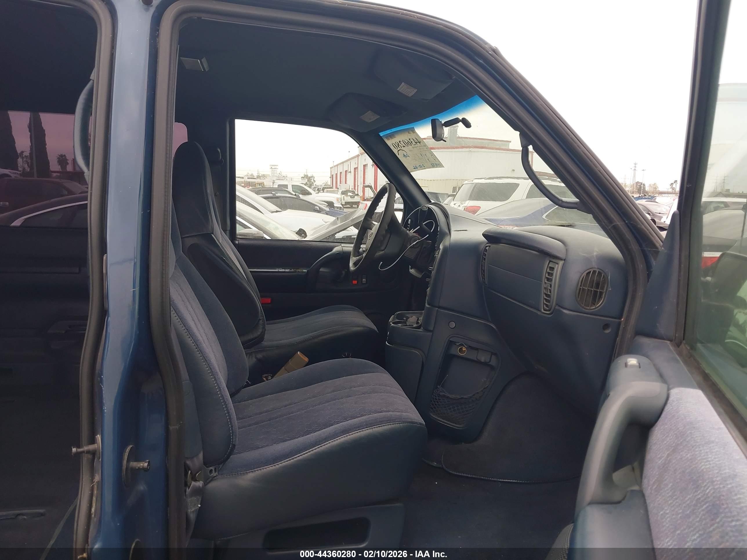 CHEVROLET ASTRO image 5