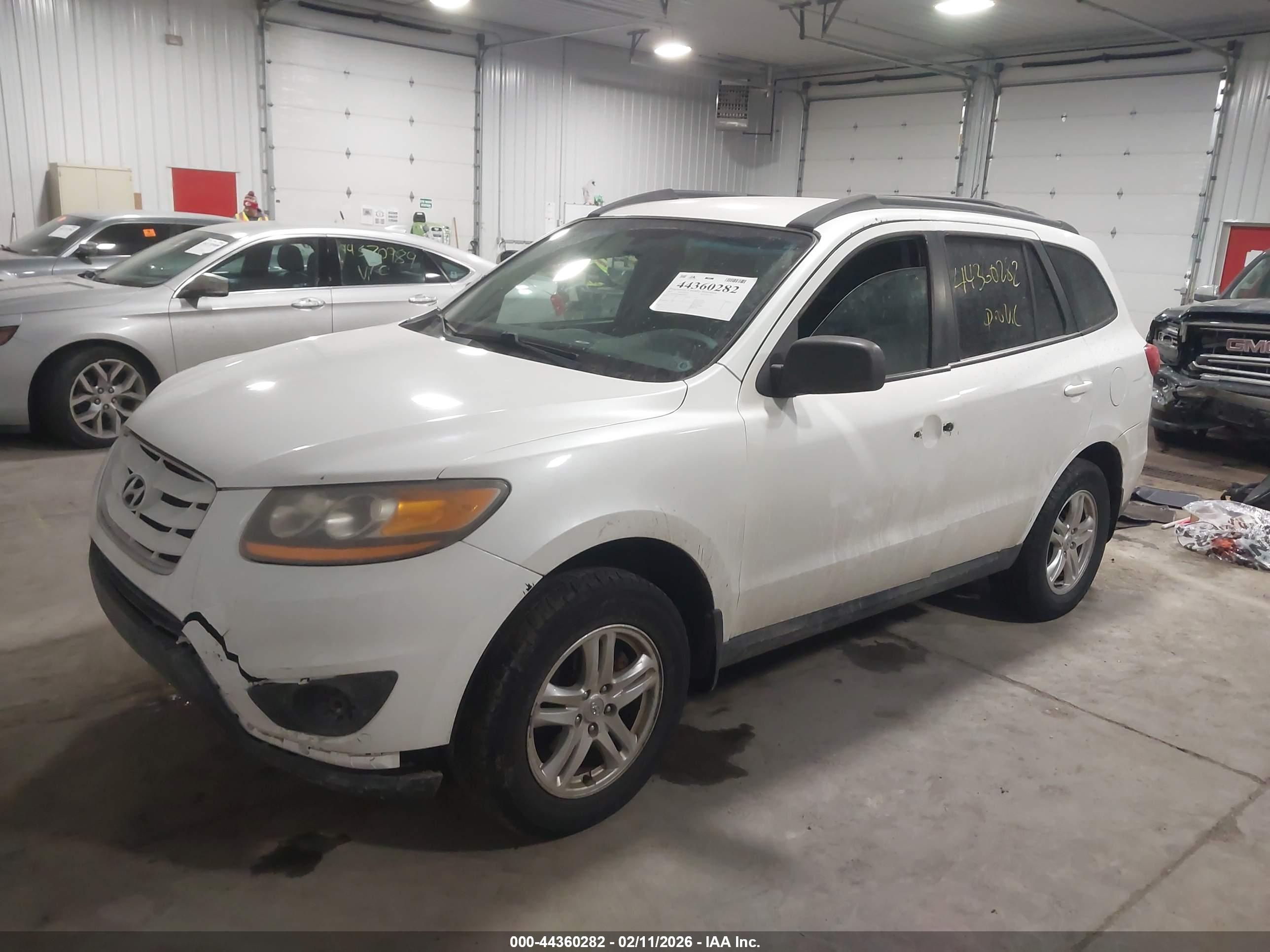 HYUNDAI SANTA image 2