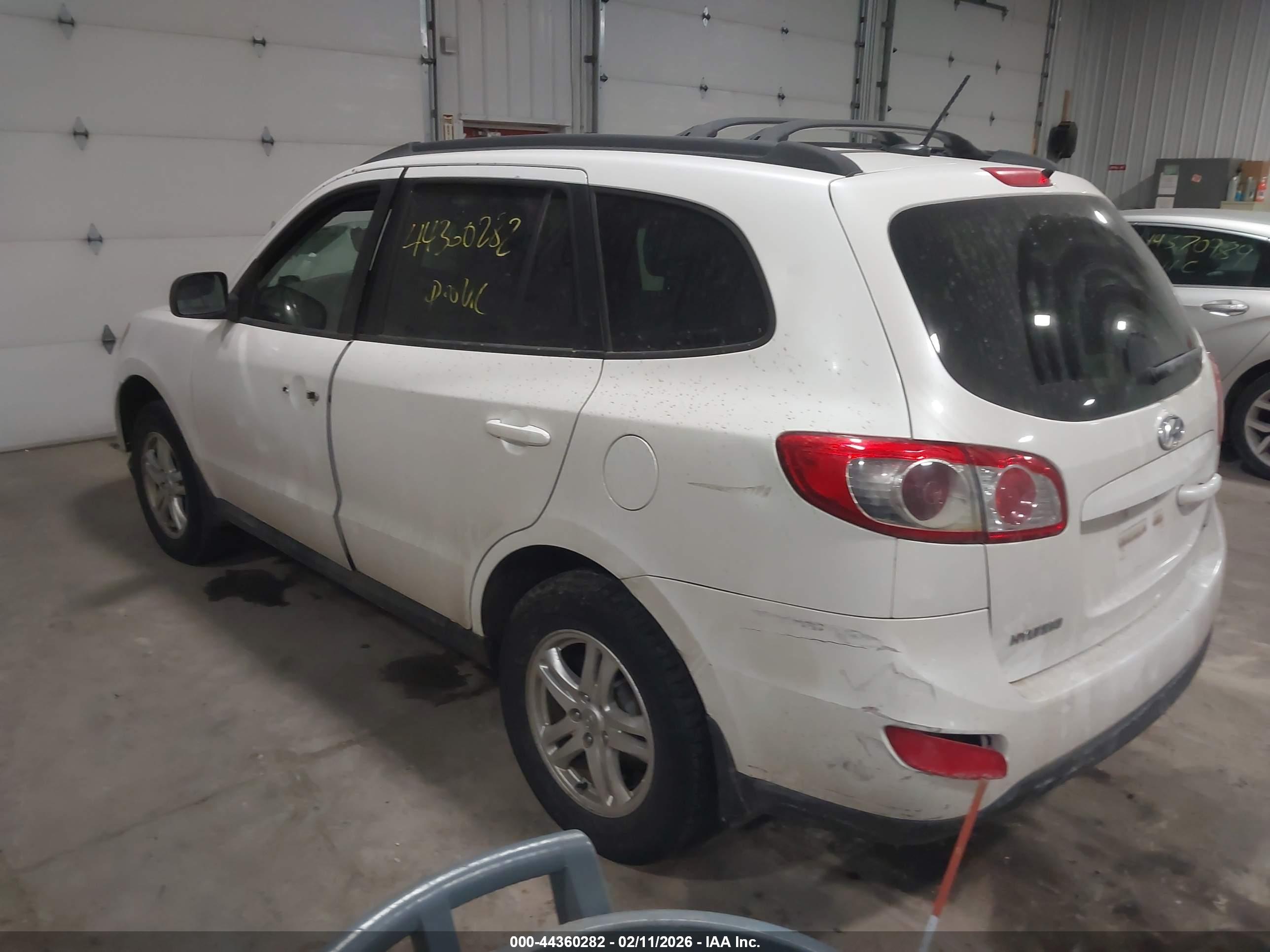 HYUNDAI SANTA image 3
