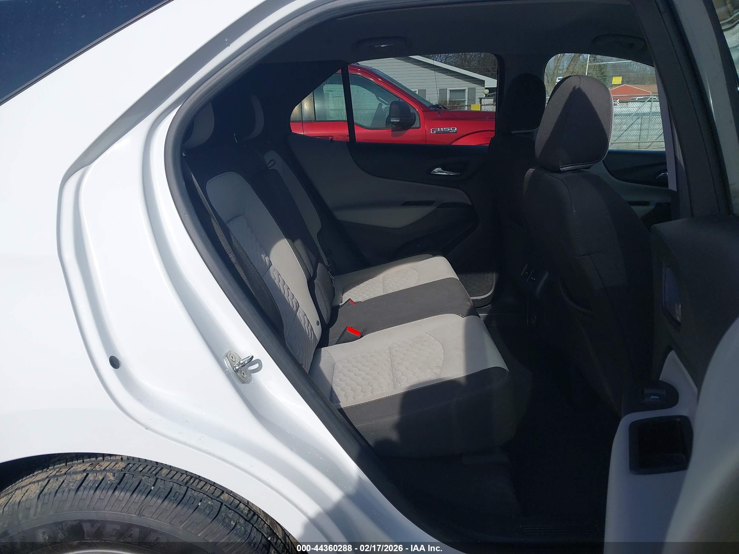 CHEVROLET EQUINOX image 8