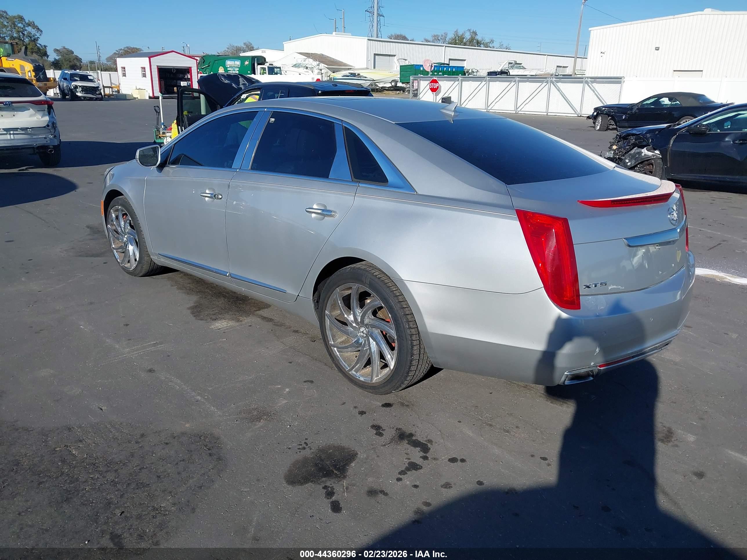 CADILLAC XTS image 3