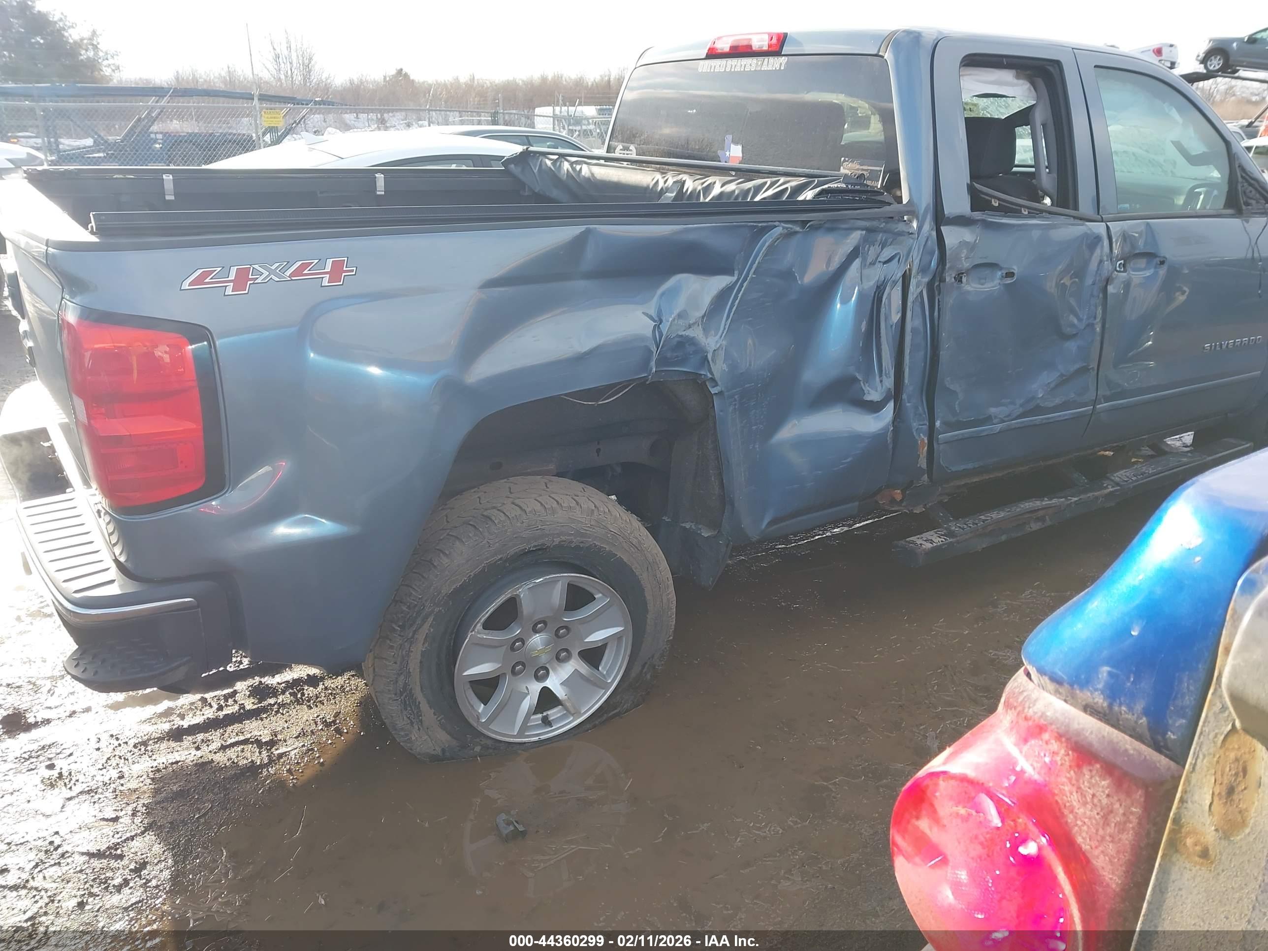 CHEVROLET SILVERADO image 6