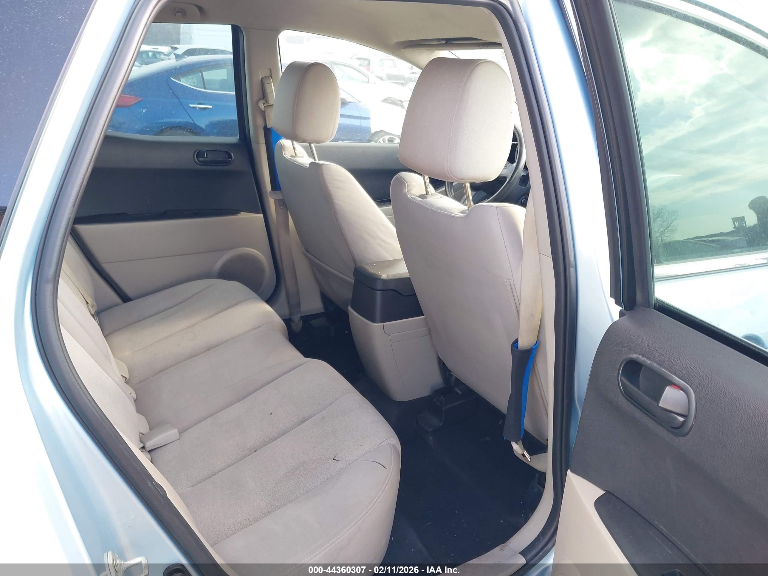 MAZDA CX-7 image 8