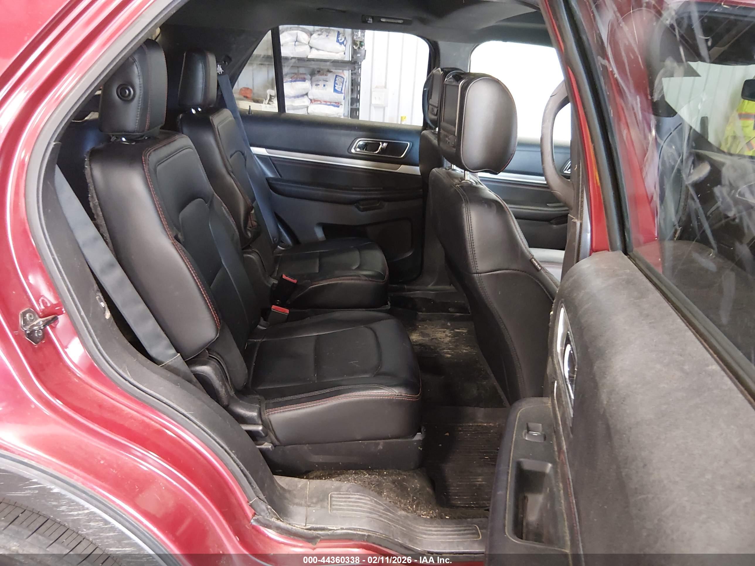 FORD EXPLORER image 8