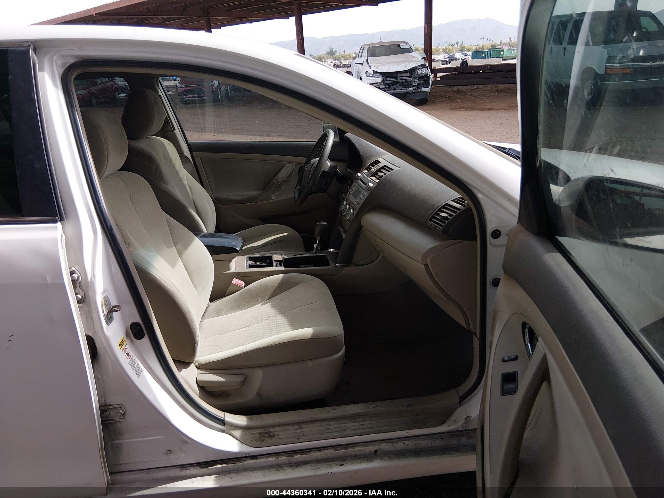 TOYOTA CAMRY image 5