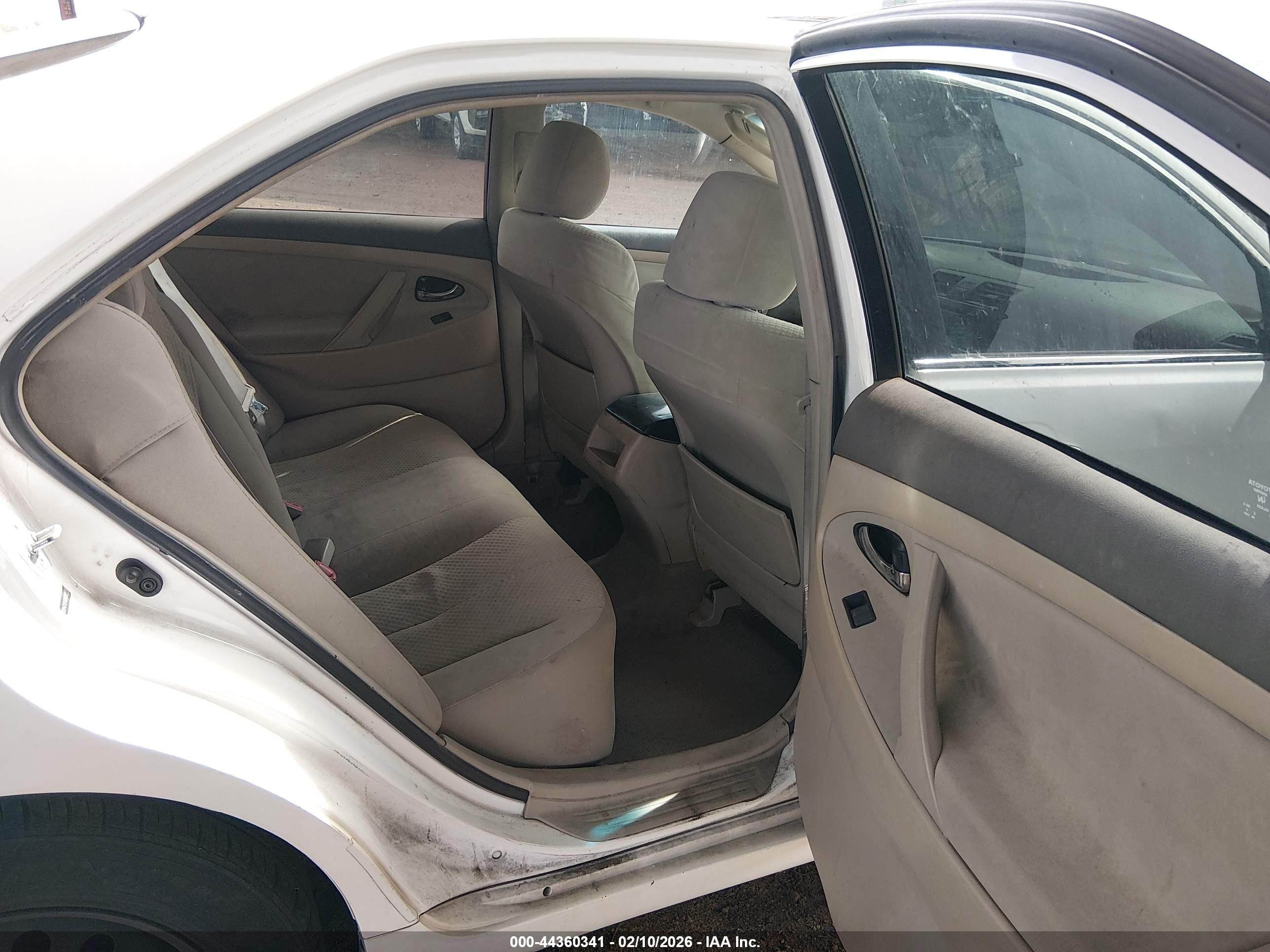 TOYOTA CAMRY image 8