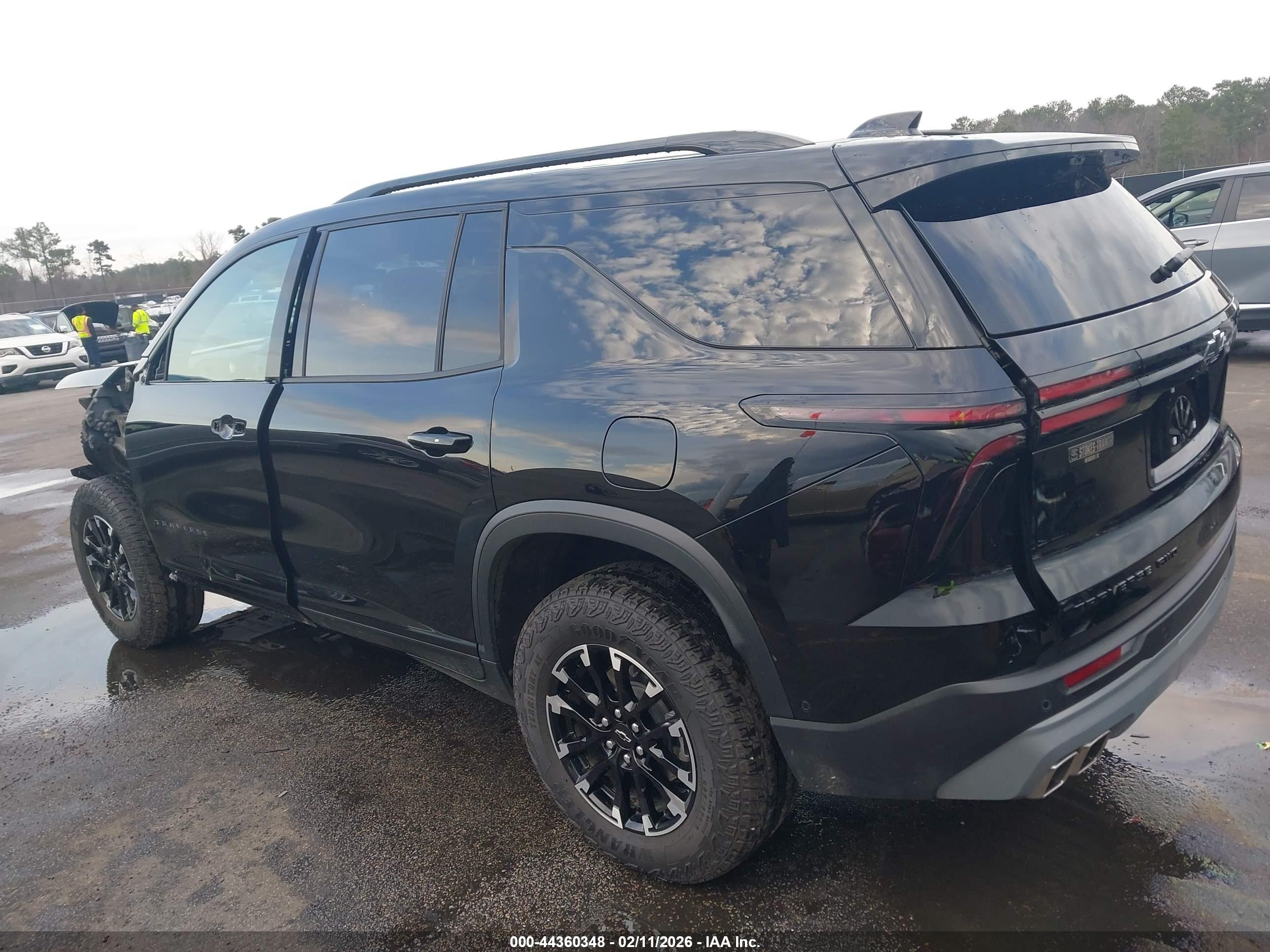 CHEVROLET TRAVERSE image 3