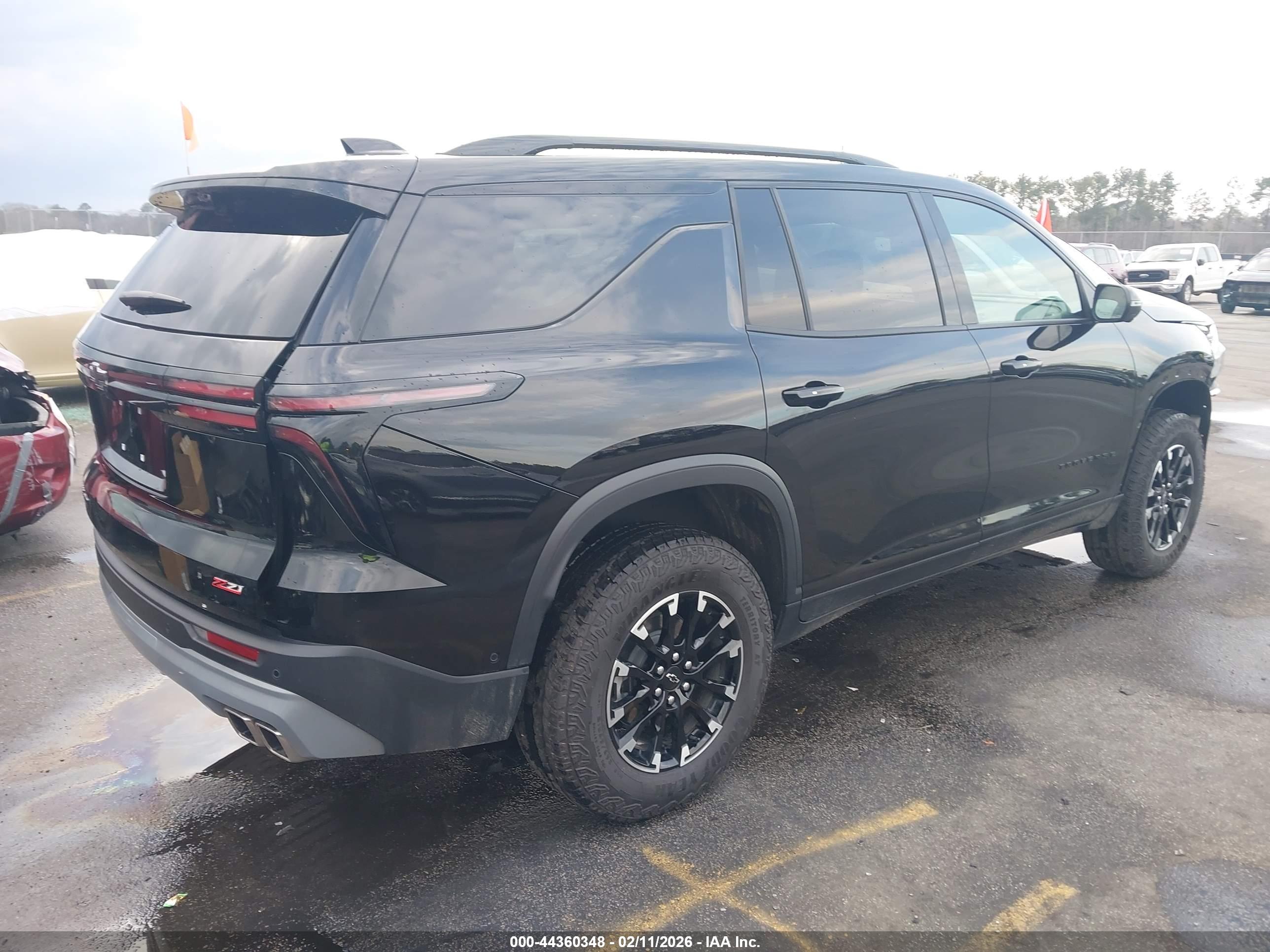 CHEVROLET TRAVERSE image 4