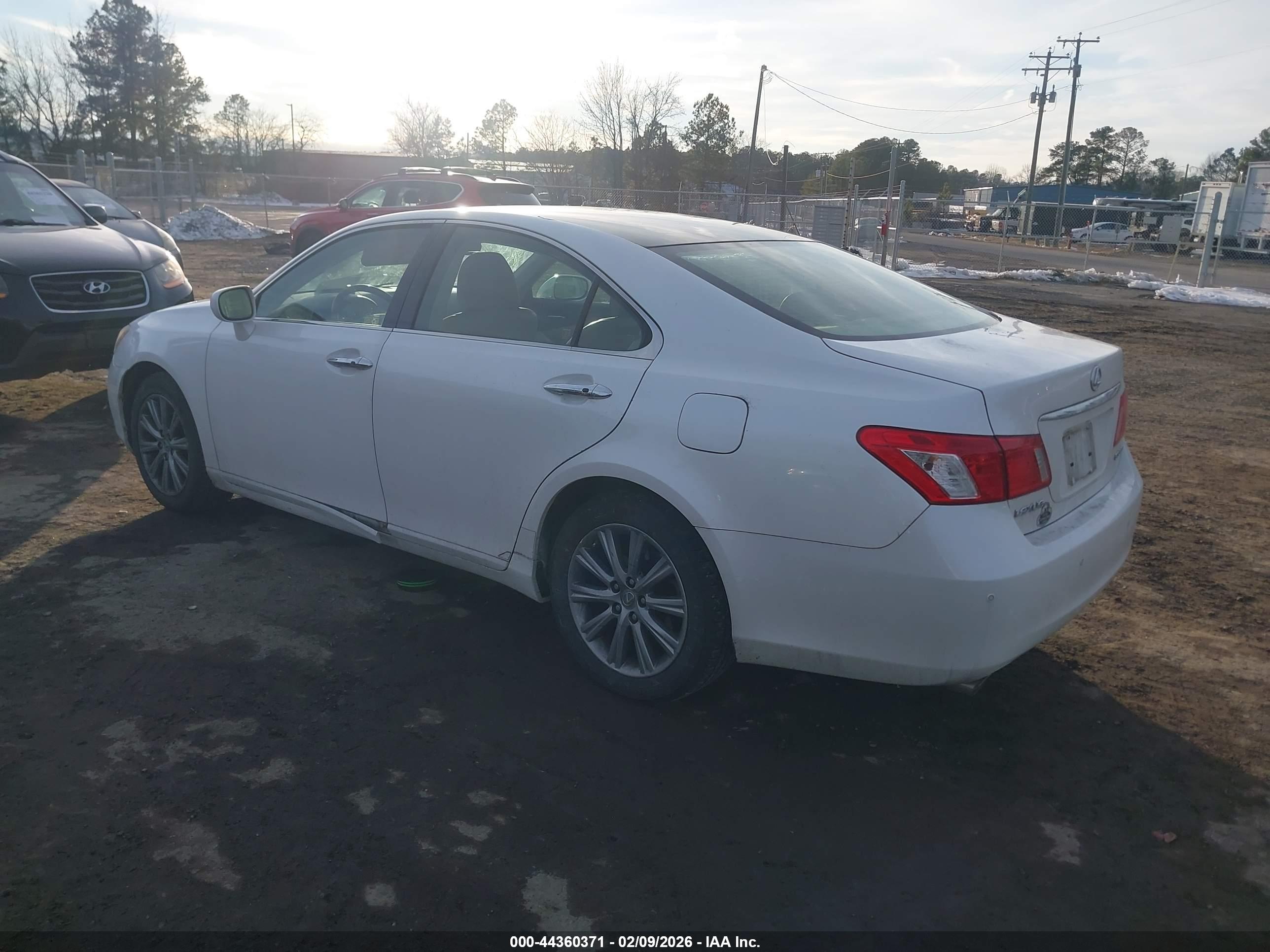 LEXUS ES image 3