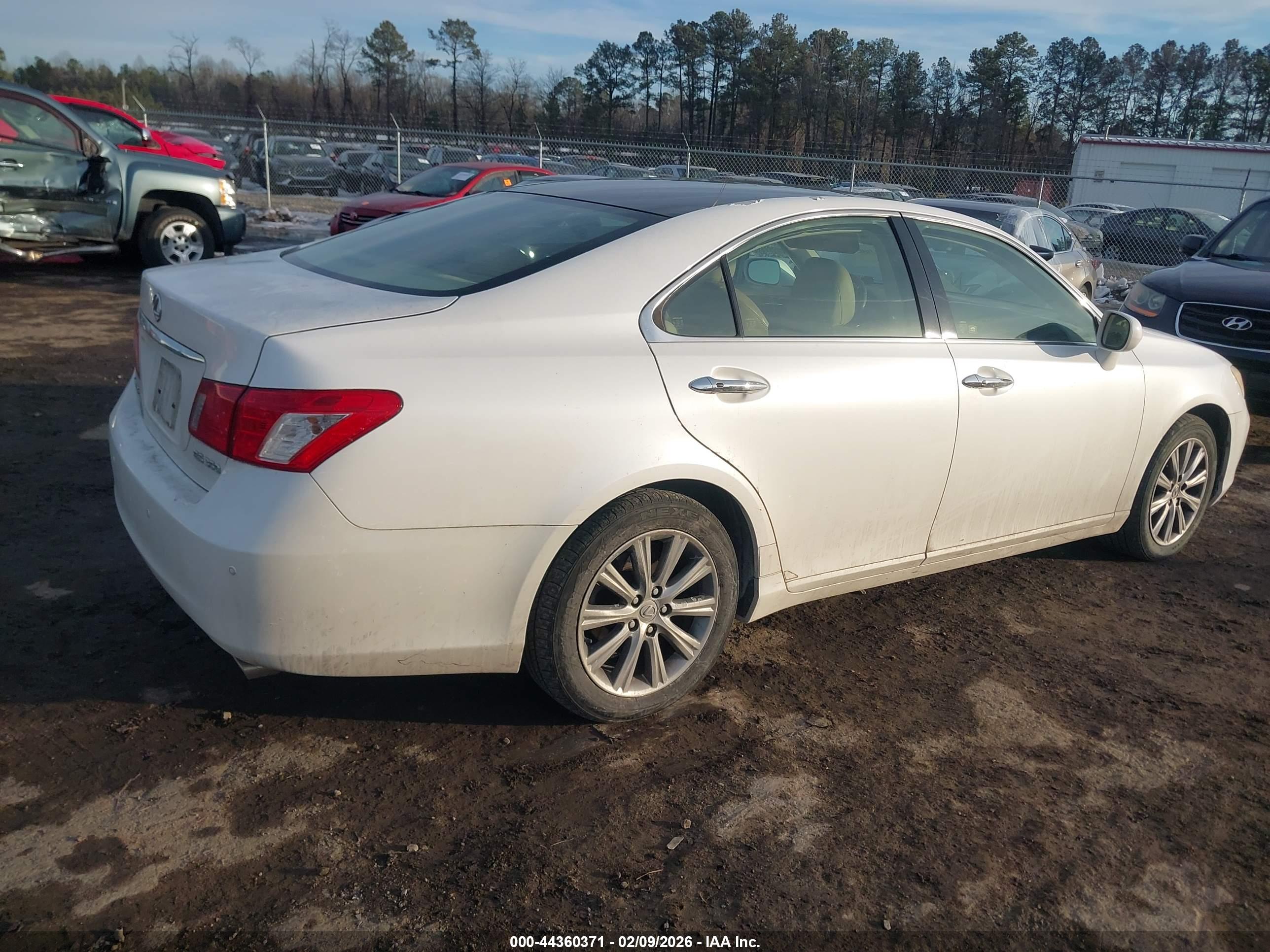 LEXUS ES image 4