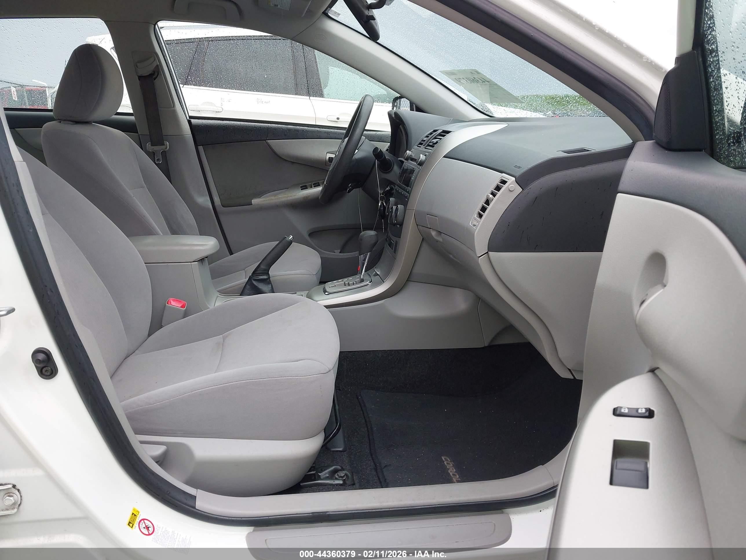 TOYOTA COROLLA image 5