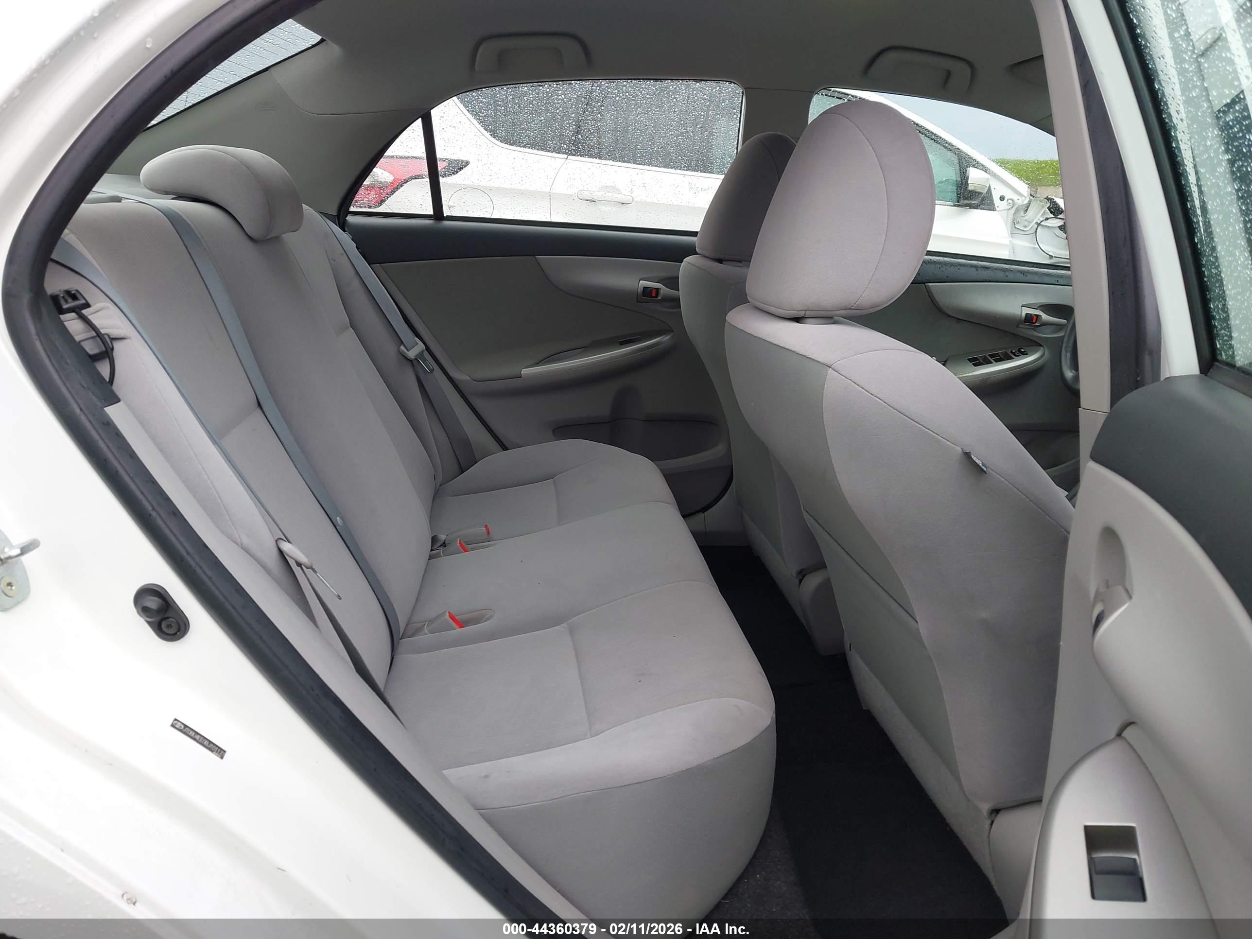 TOYOTA COROLLA image 8