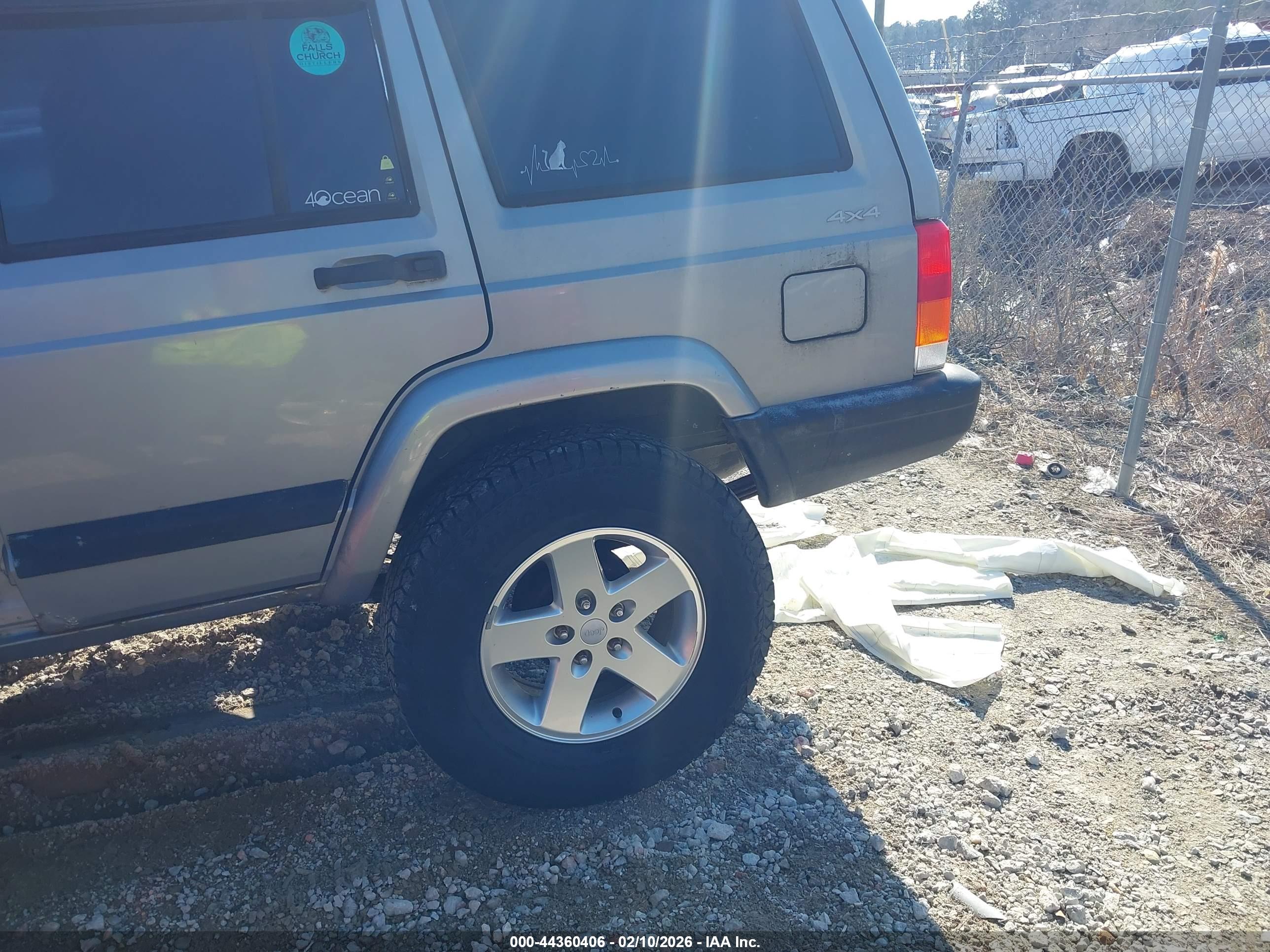 JEEP CHEROKEE image 6