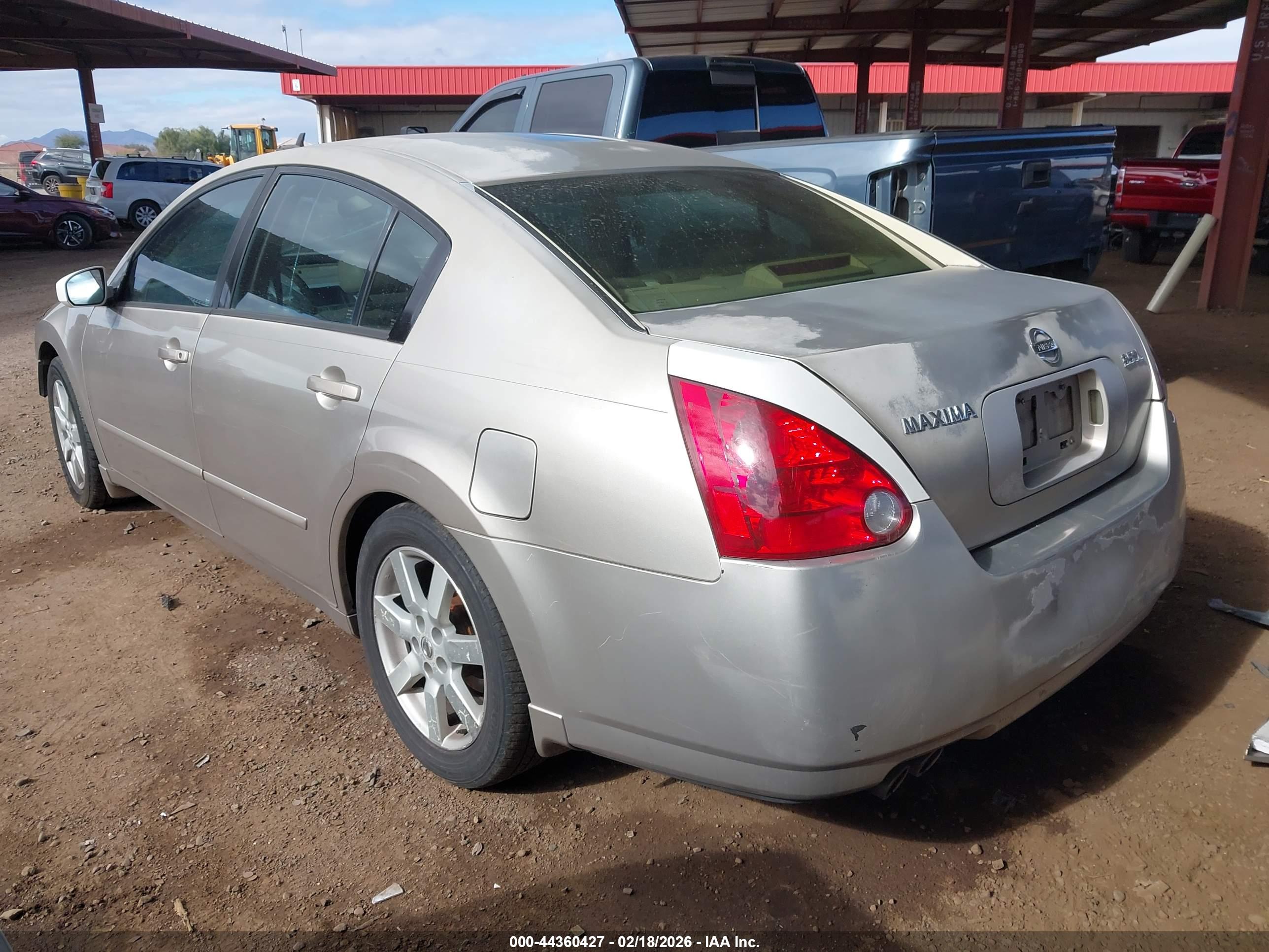 NISSAN MAXIMA image 3