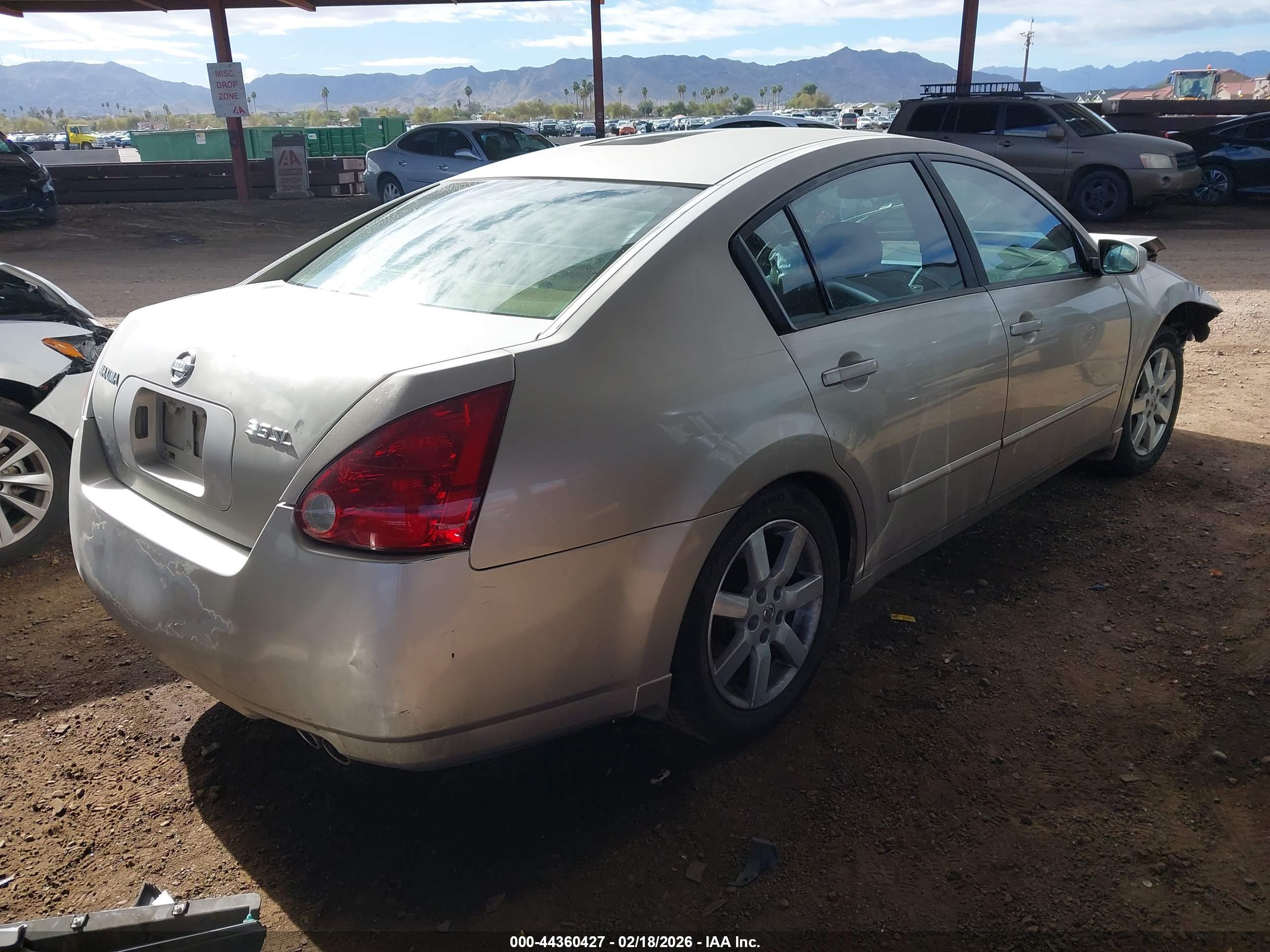 NISSAN MAXIMA image 4