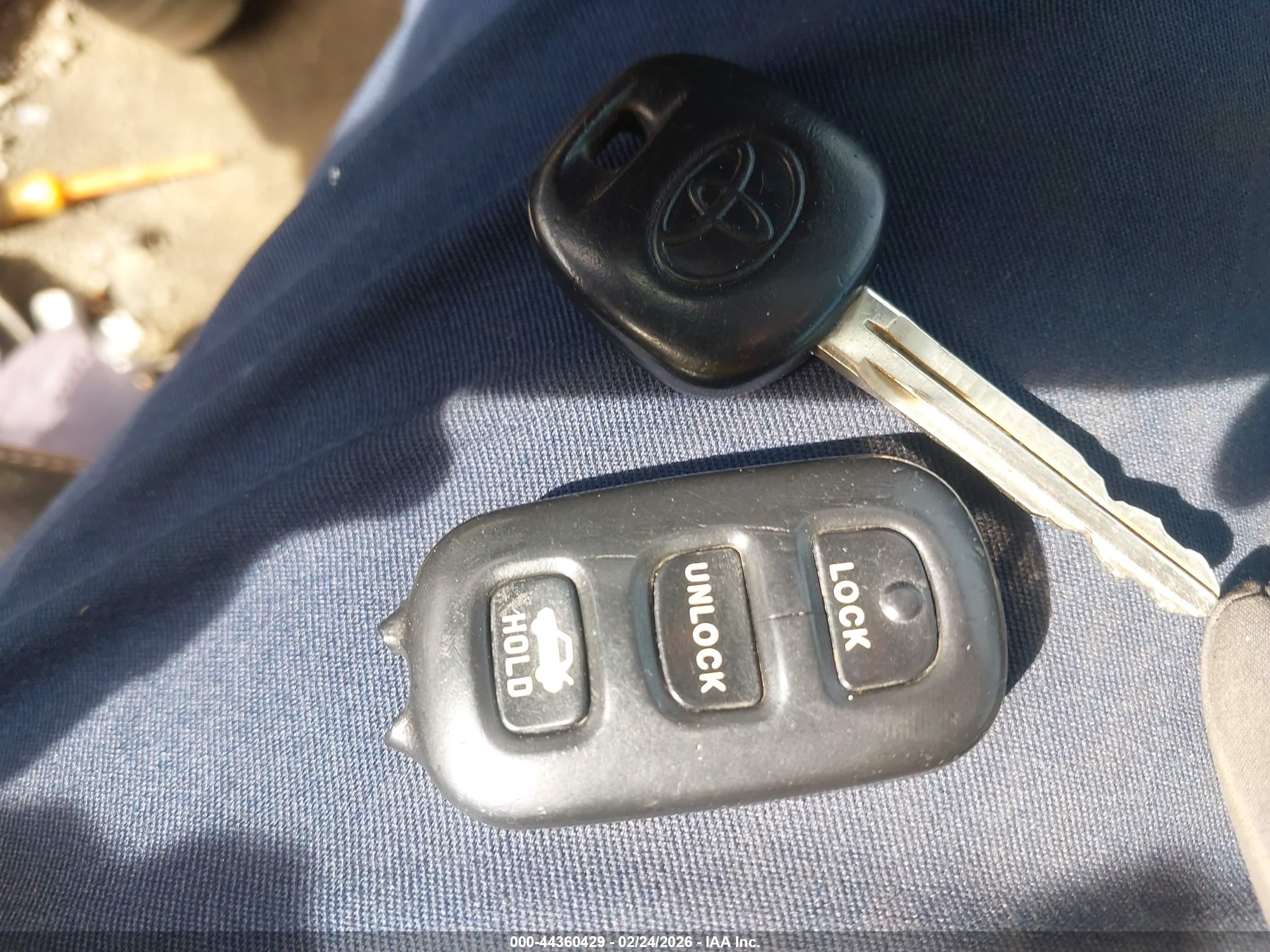 TOYOTA CAMRY image 11