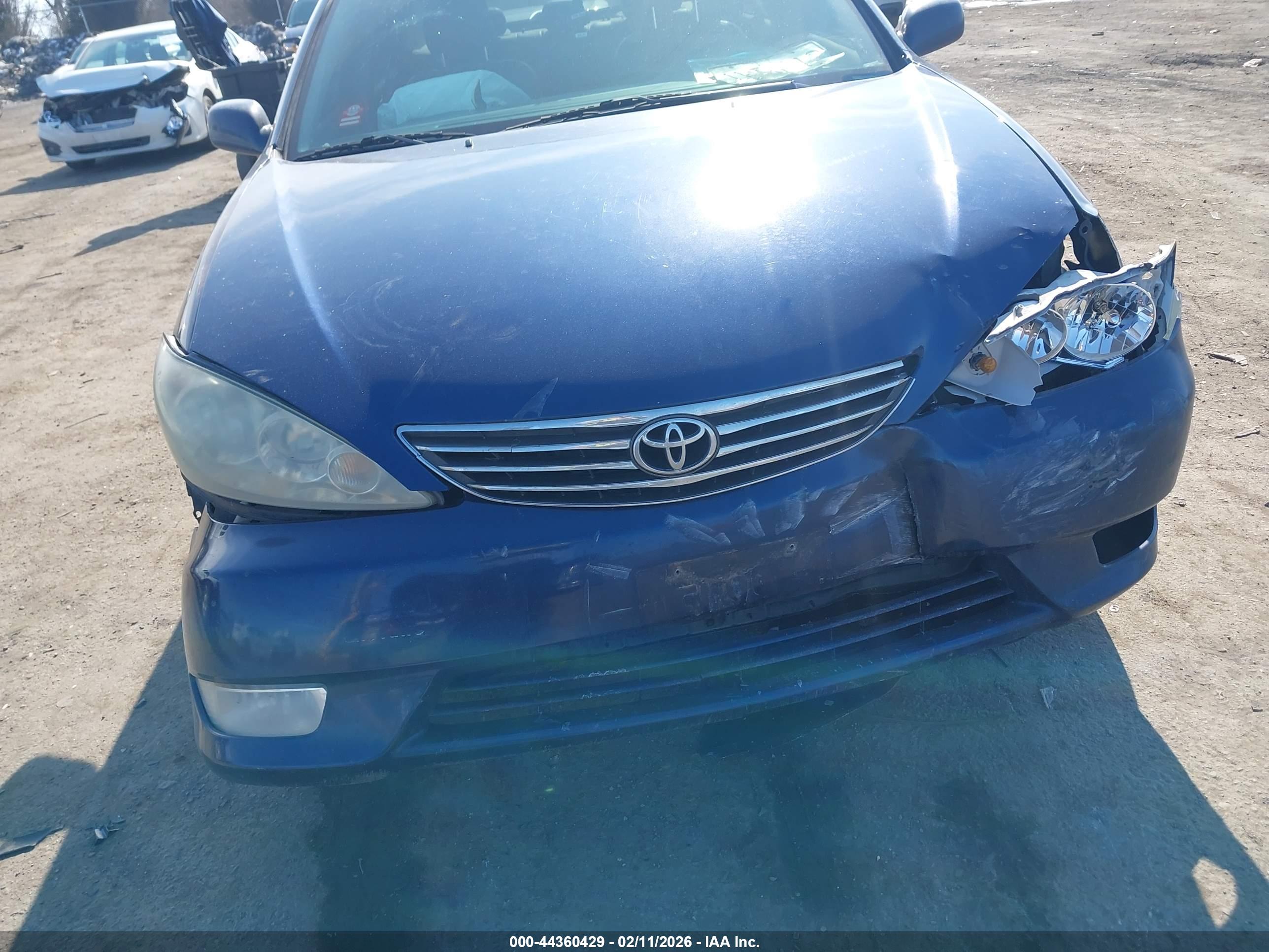 TOYOTA CAMRY image 6