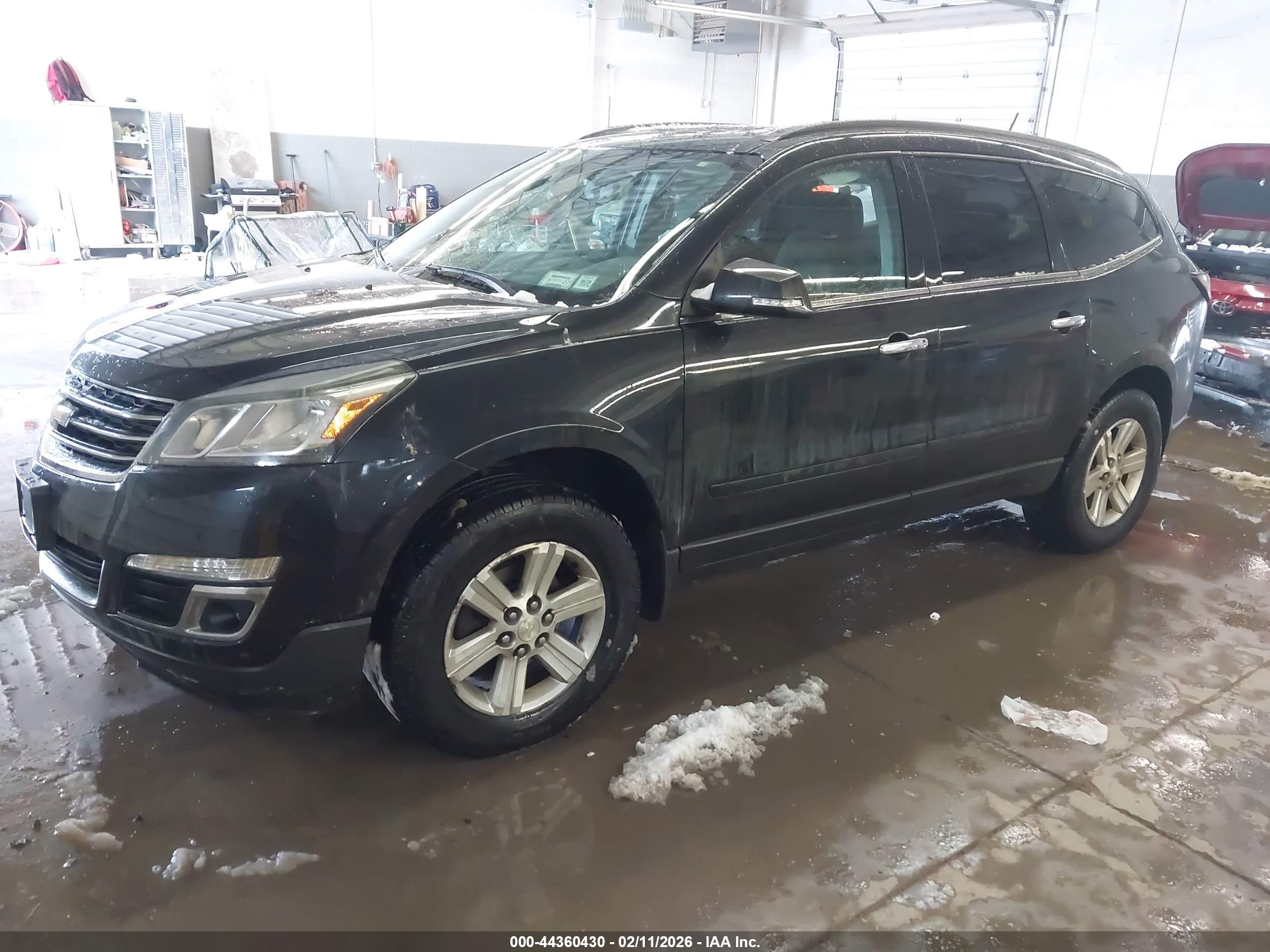 CHEVROLET TRAVERSE image 2