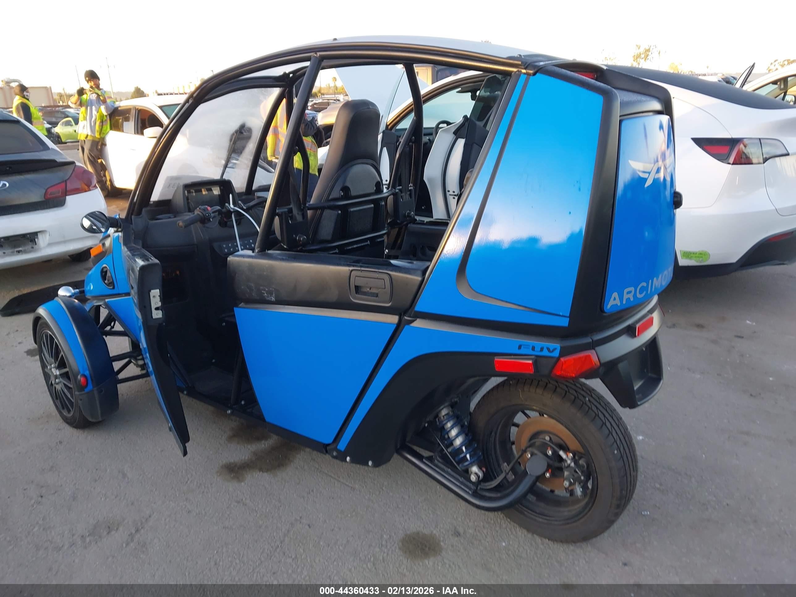 ARCIMOTO FUV image 3