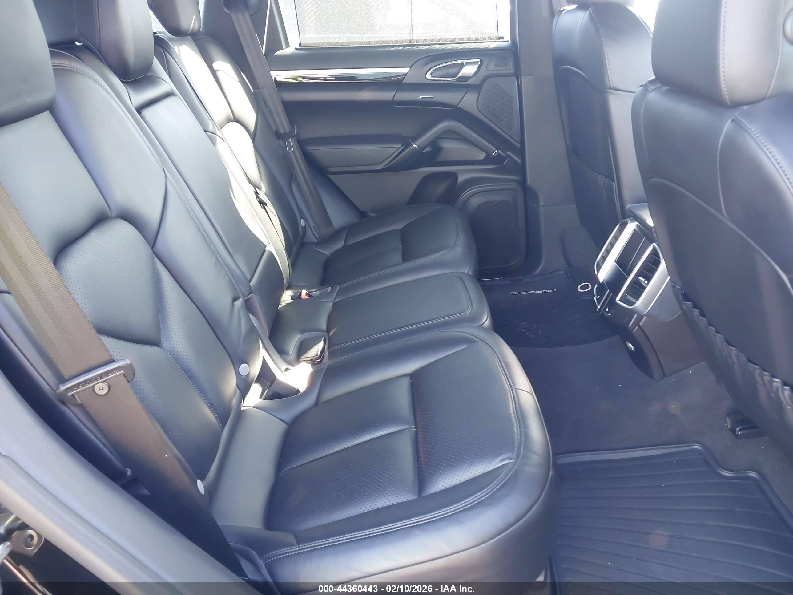 PORSCHE CAYENNE image 8