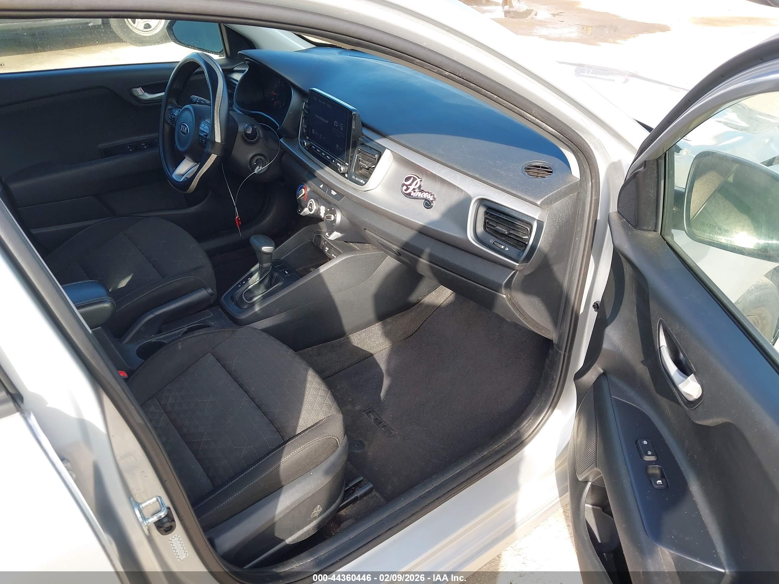 KIA RIO image 5