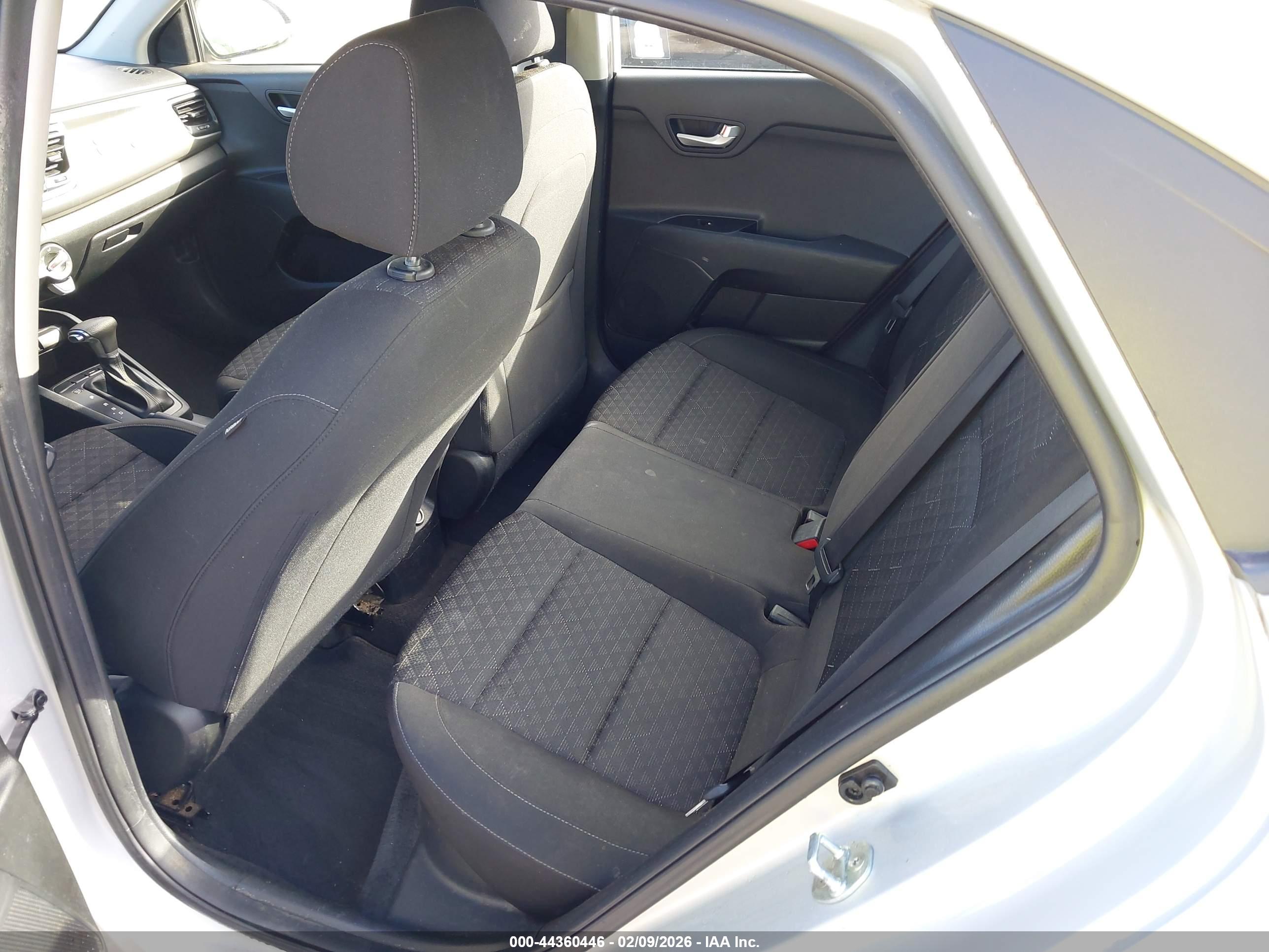 KIA RIO image 8