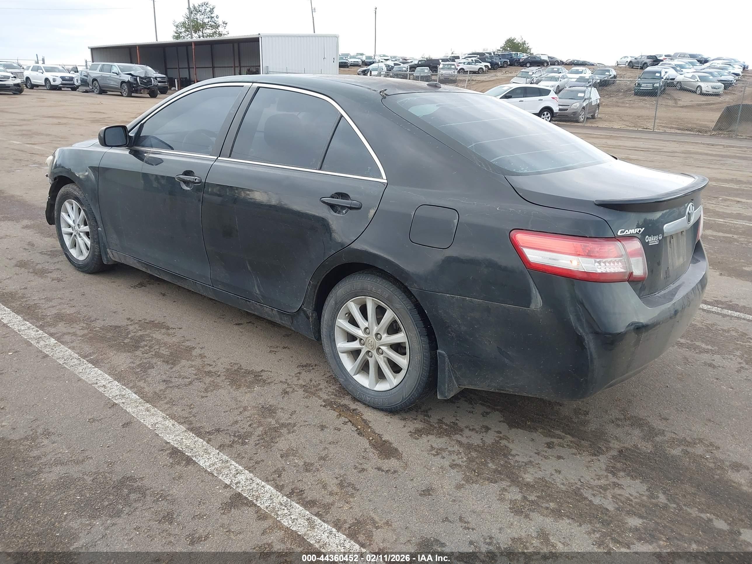 TOYOTA CAMRY image 3