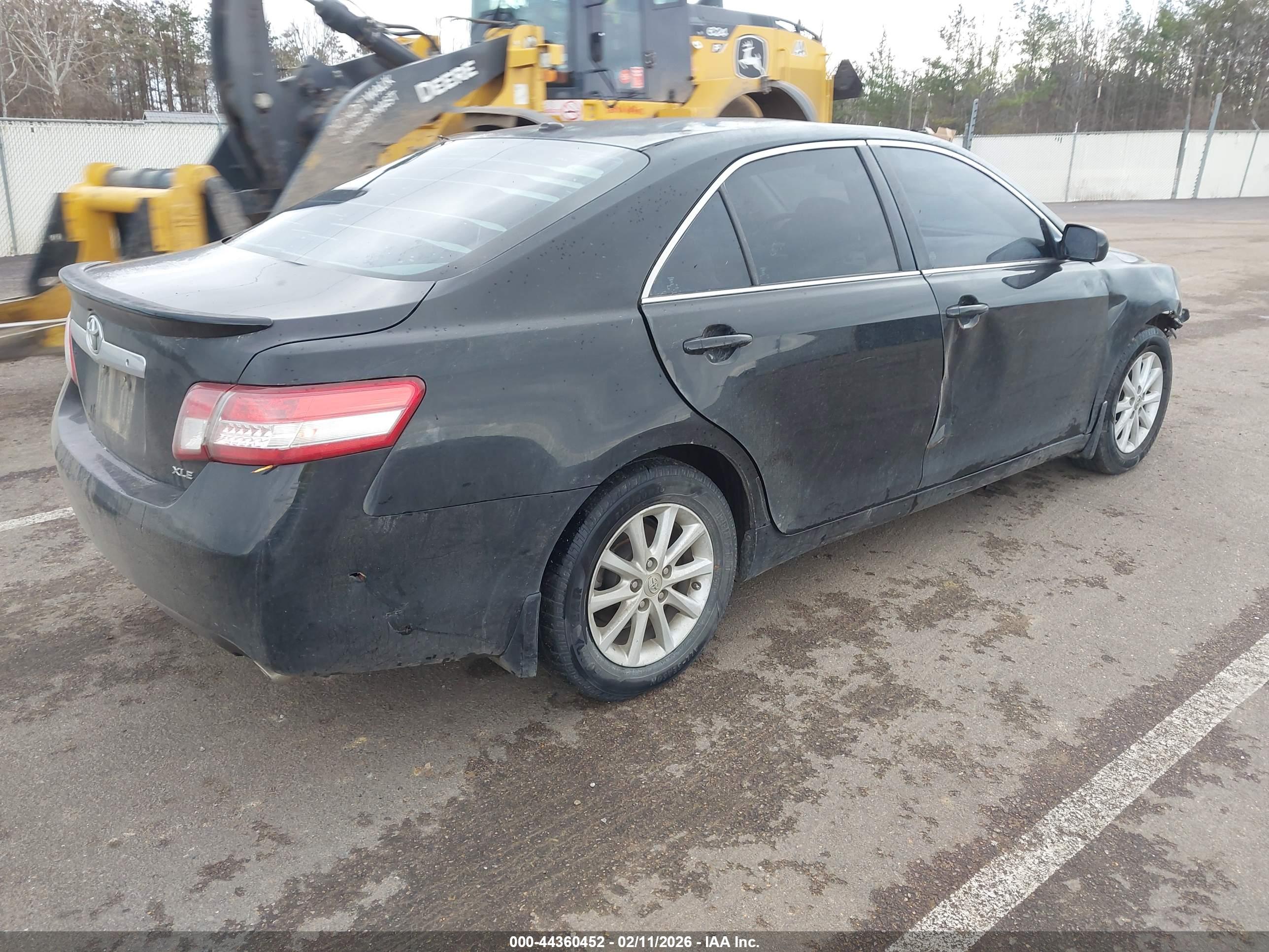 TOYOTA CAMRY image 4