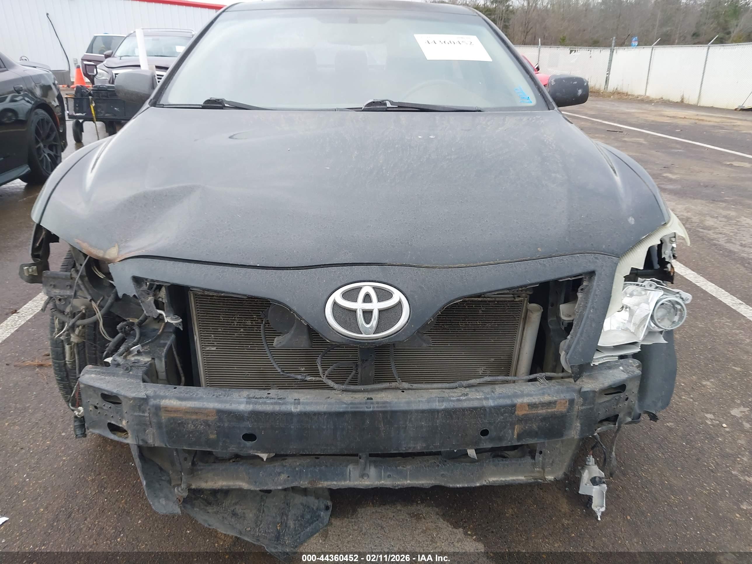 TOYOTA CAMRY image 6