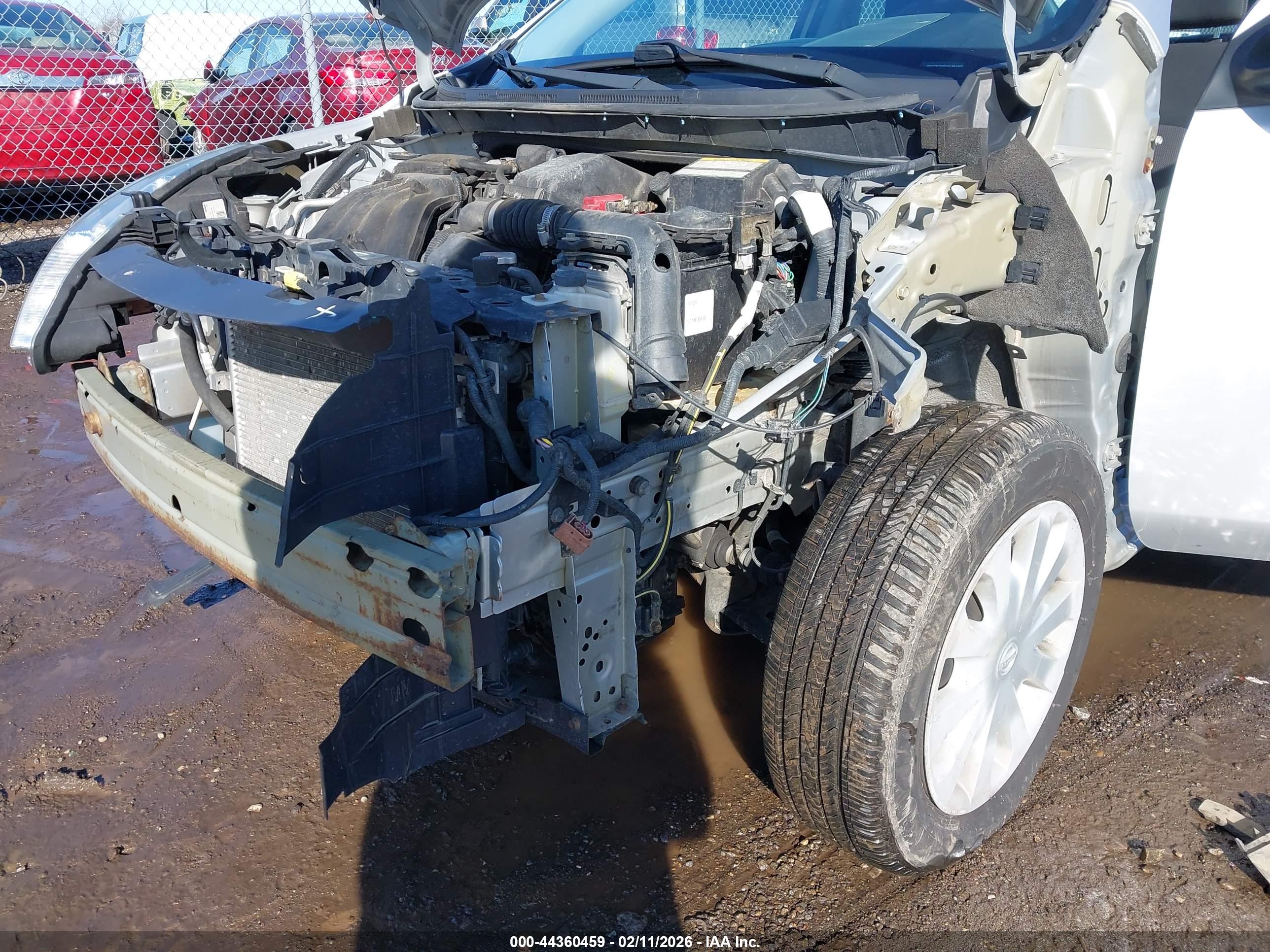 NISSAN VERSA image 6